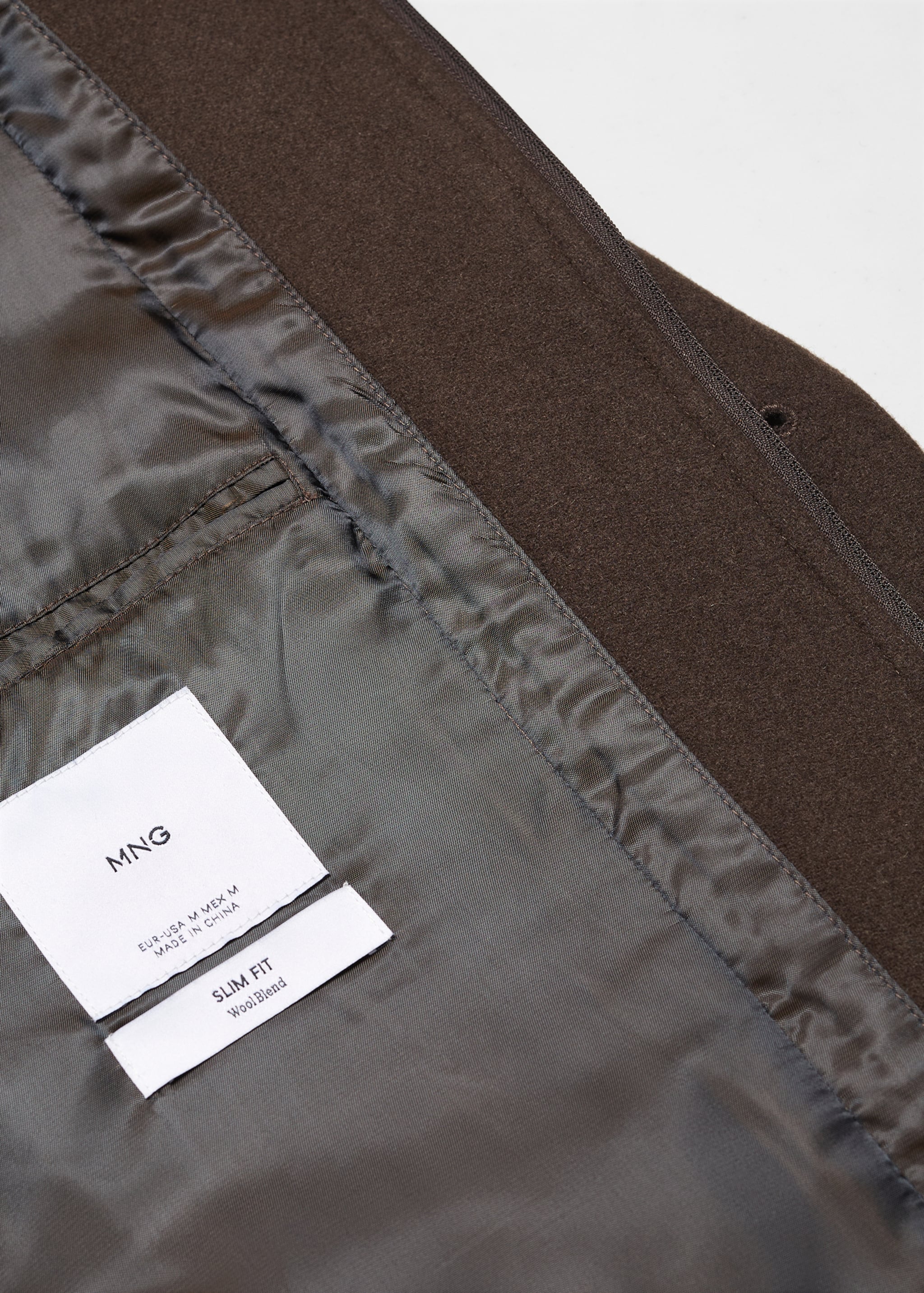 Wool coat with detachable collar - Details of the article 0