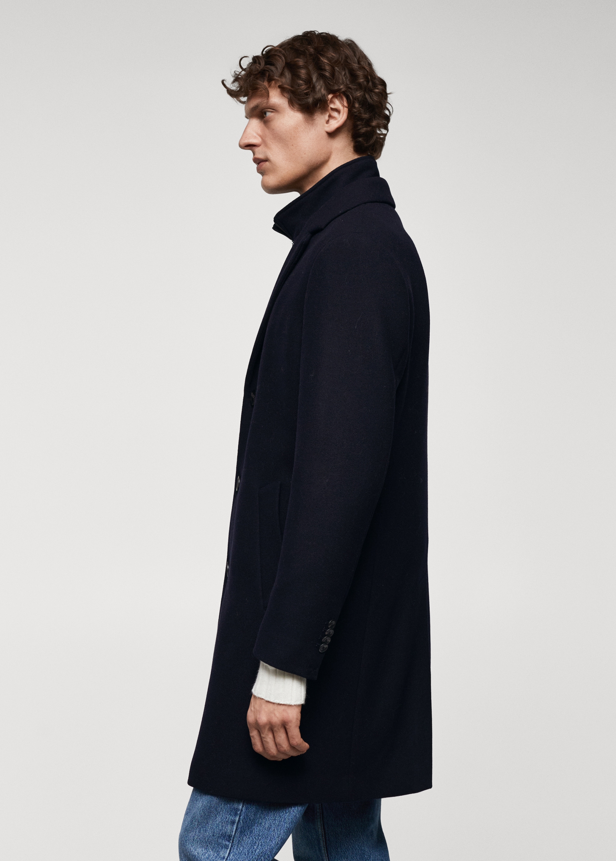 Wool coat with detachable collar - Details of the article 2