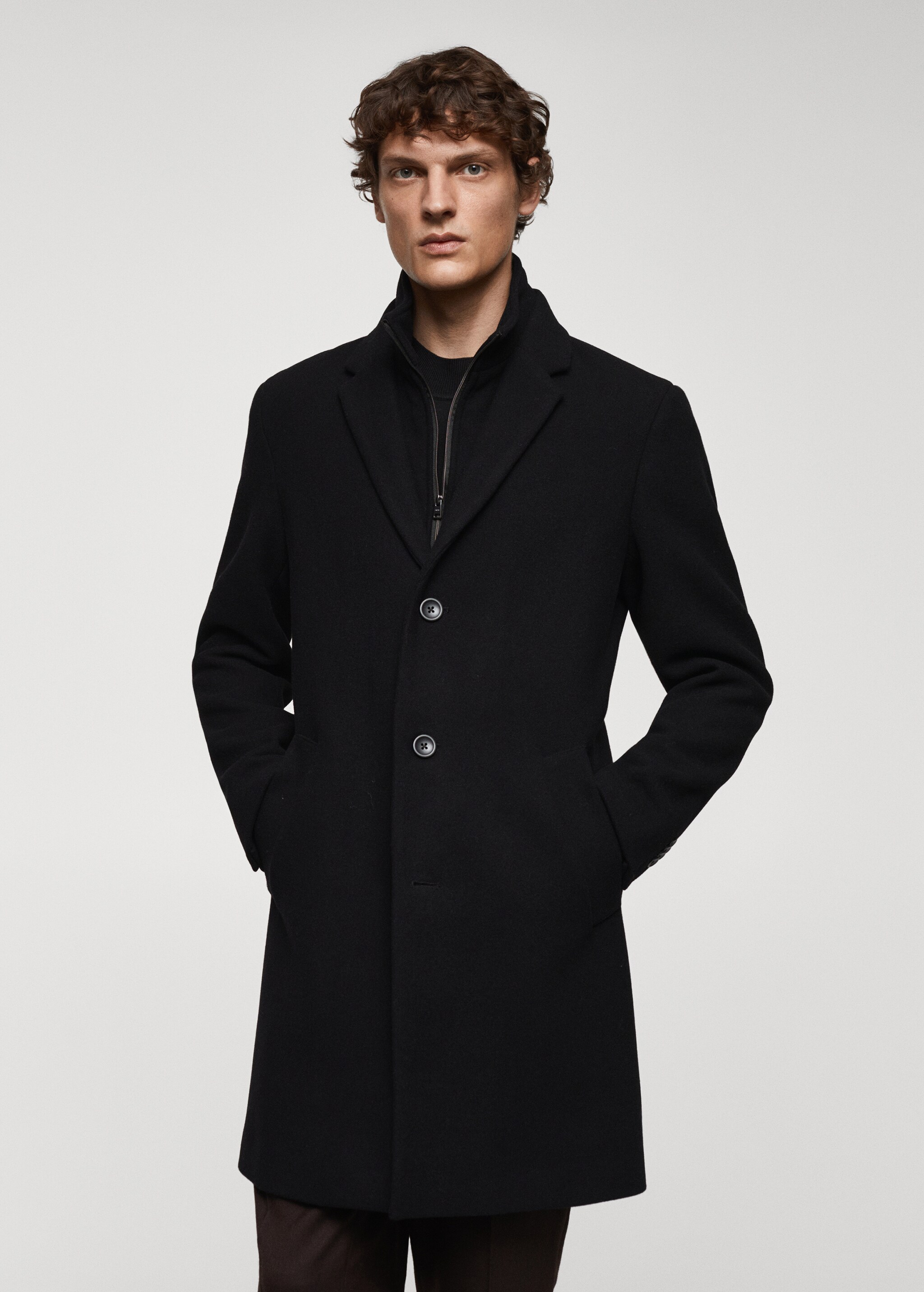 Пальто из шерсти со съемным воротником - Средний план