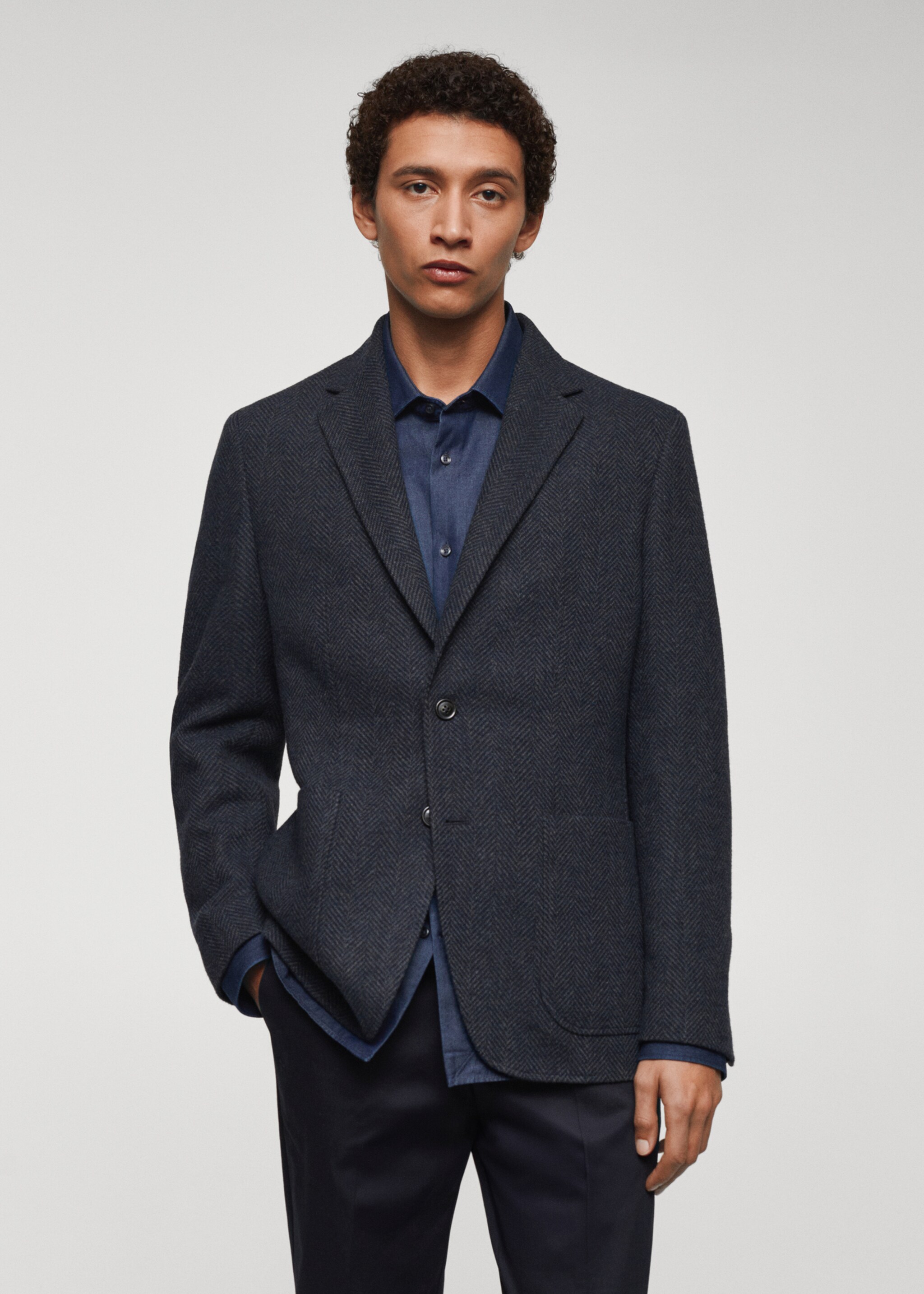 Пиджак slim fit из шерсти в елочку - Средний план