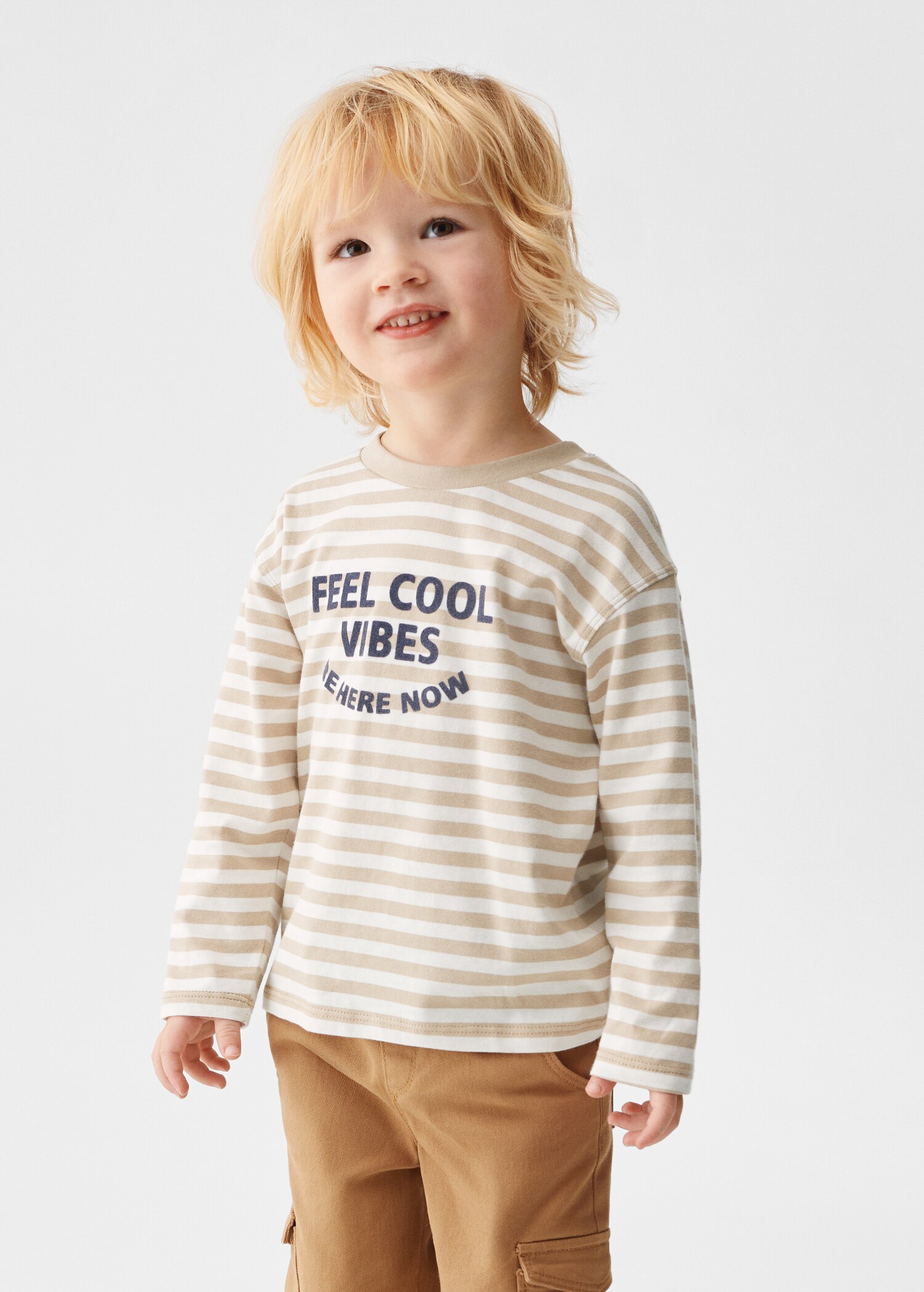 Tricou cu mânecă lungă cu dungi - Plan mediu