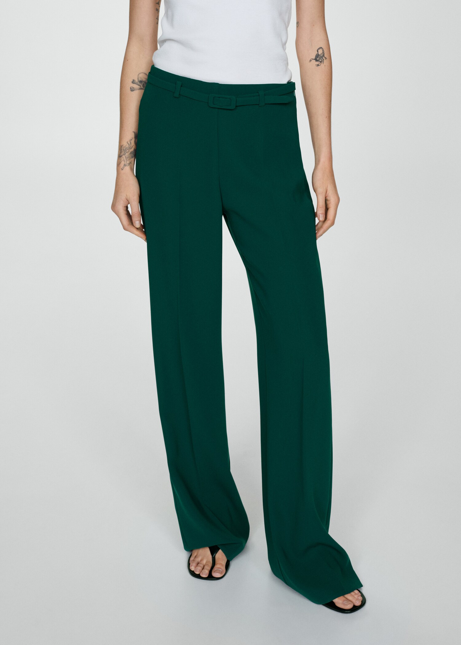 Pantalon wideleg ceinture - Plan moyen