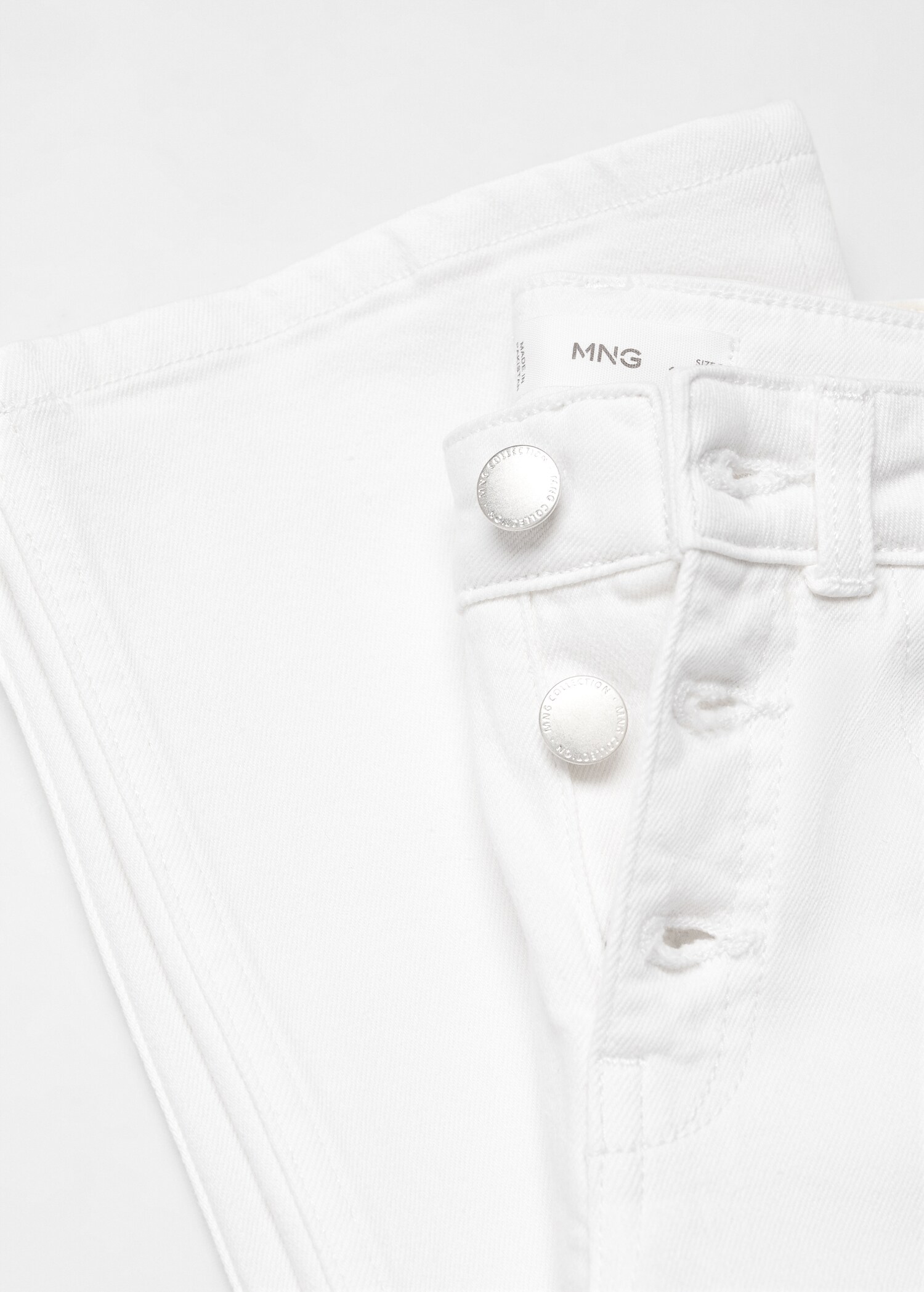 Buttons flare jeans - Details of the article 8