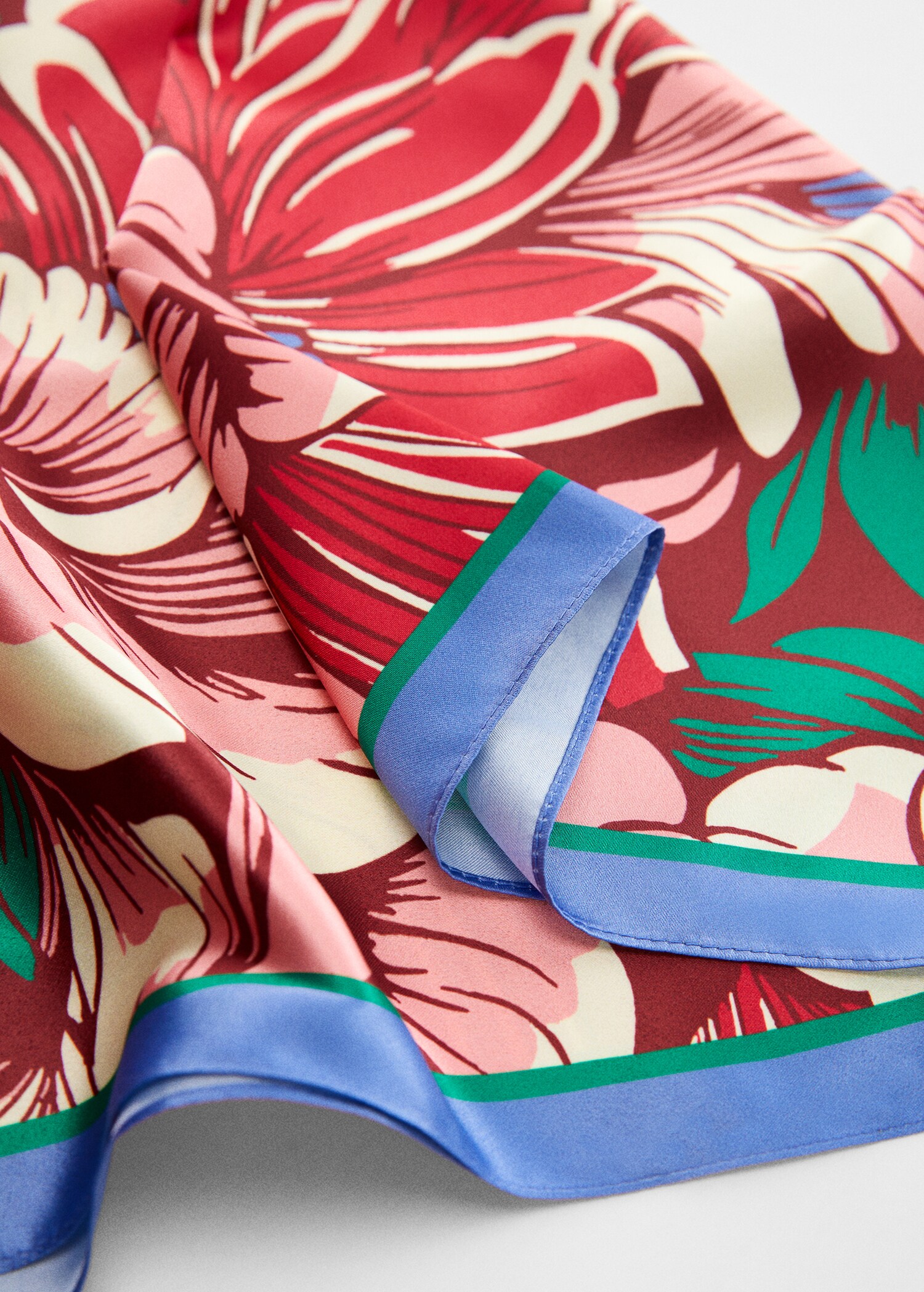 Floral printed scarf - Details of the article 1