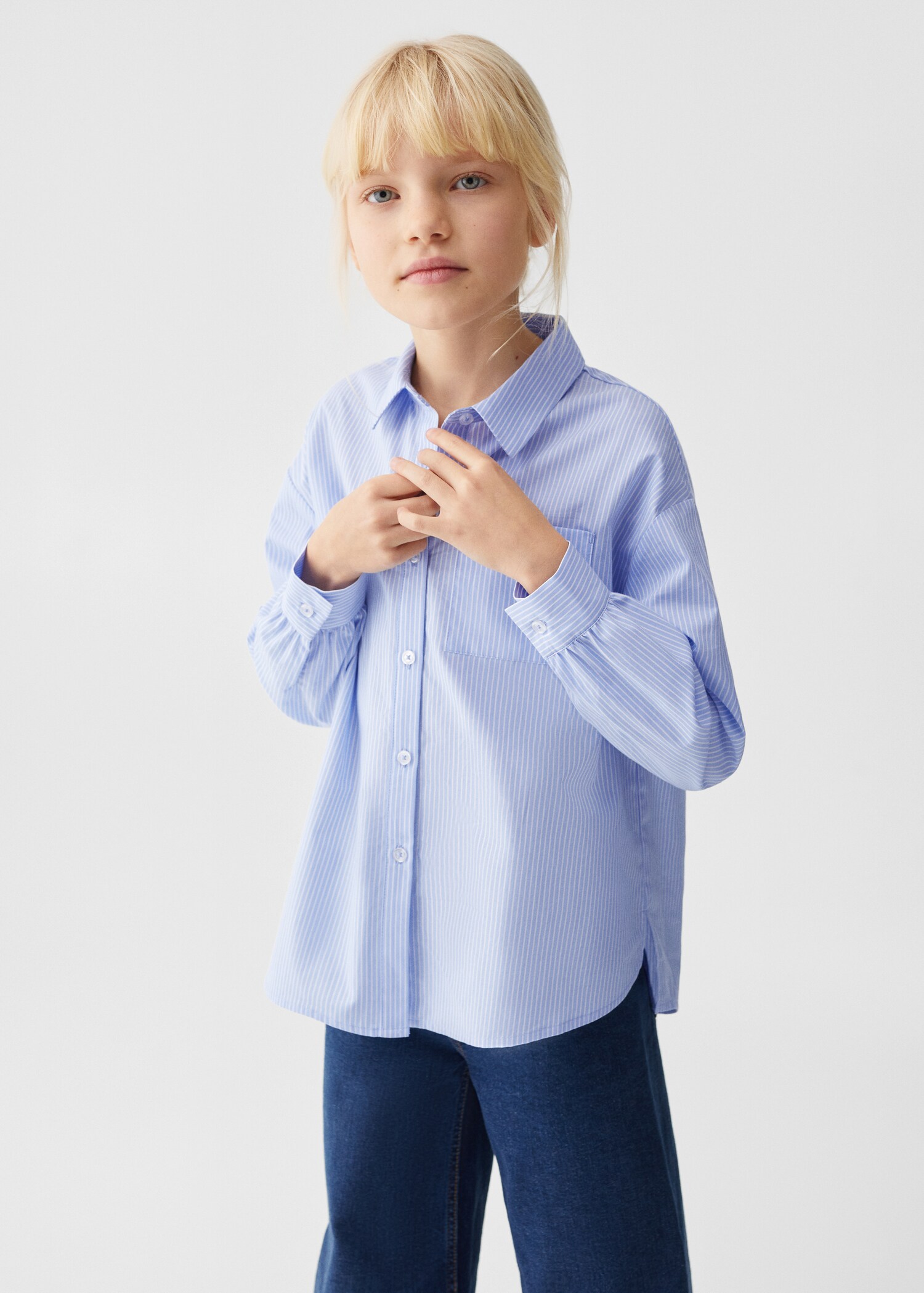 Chemise oversize à rayures - Plan moyen