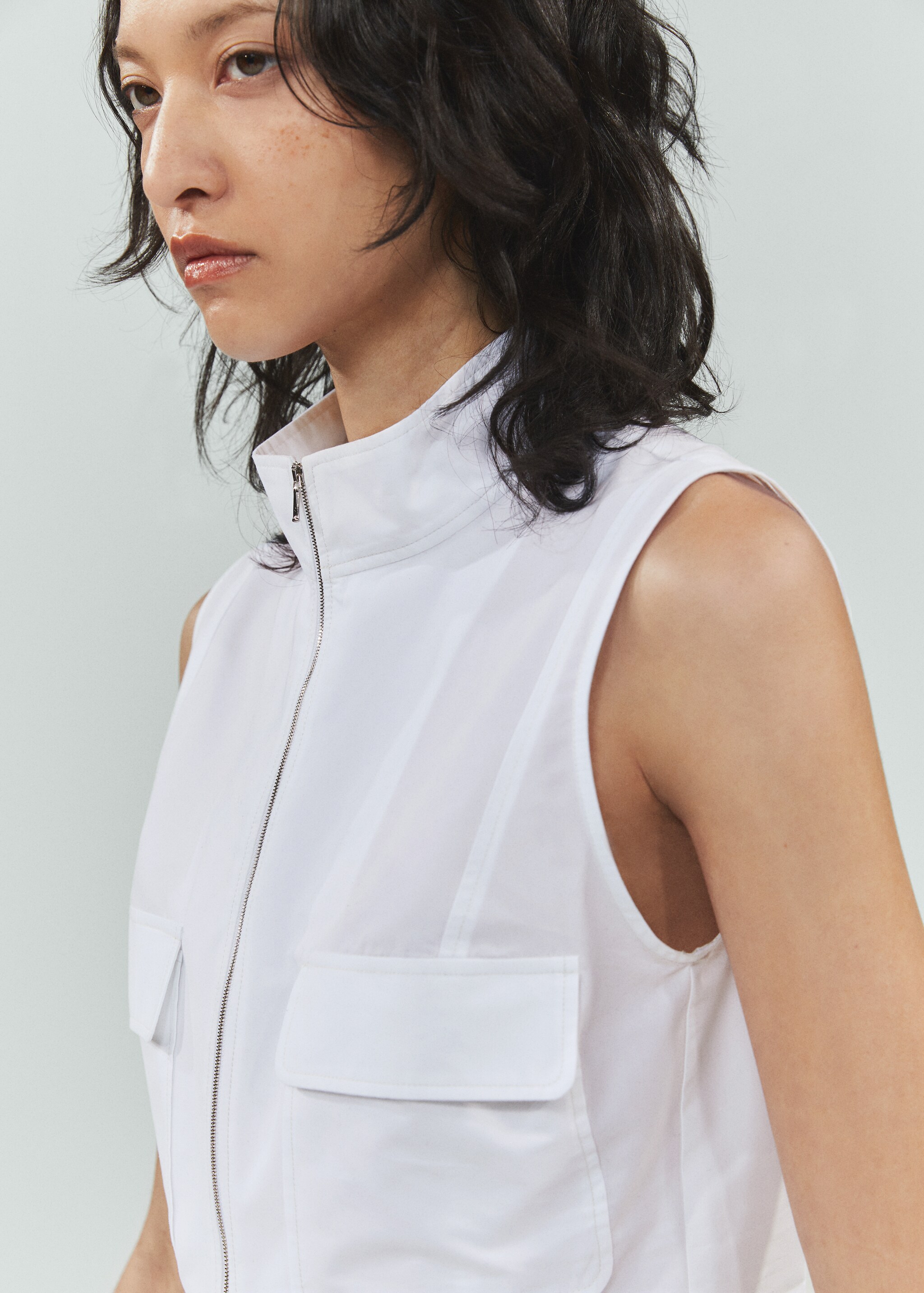Cotton zipper sleeveless shirt - Details of the article 1