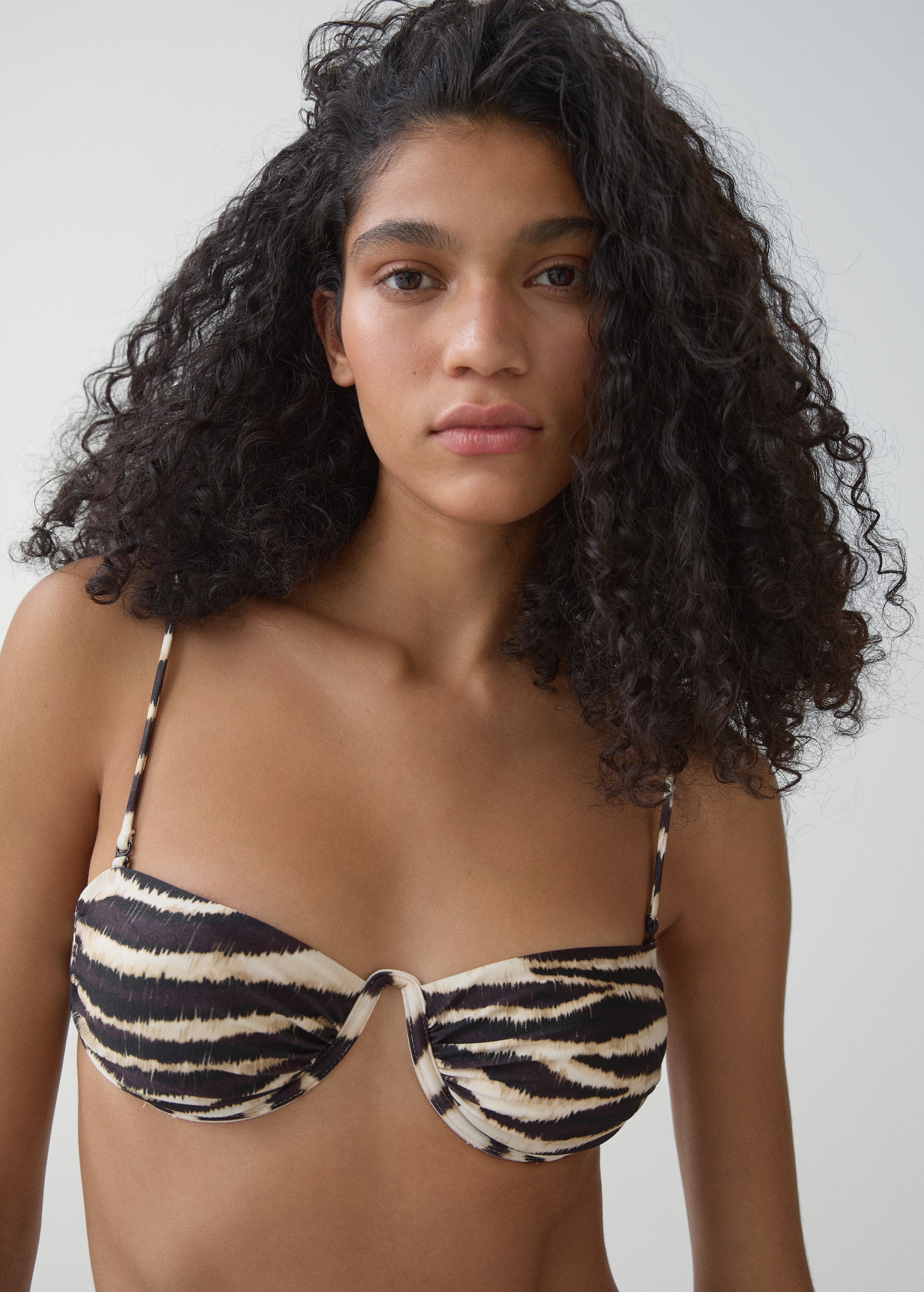 Underwired bikini top - Details of the article 1