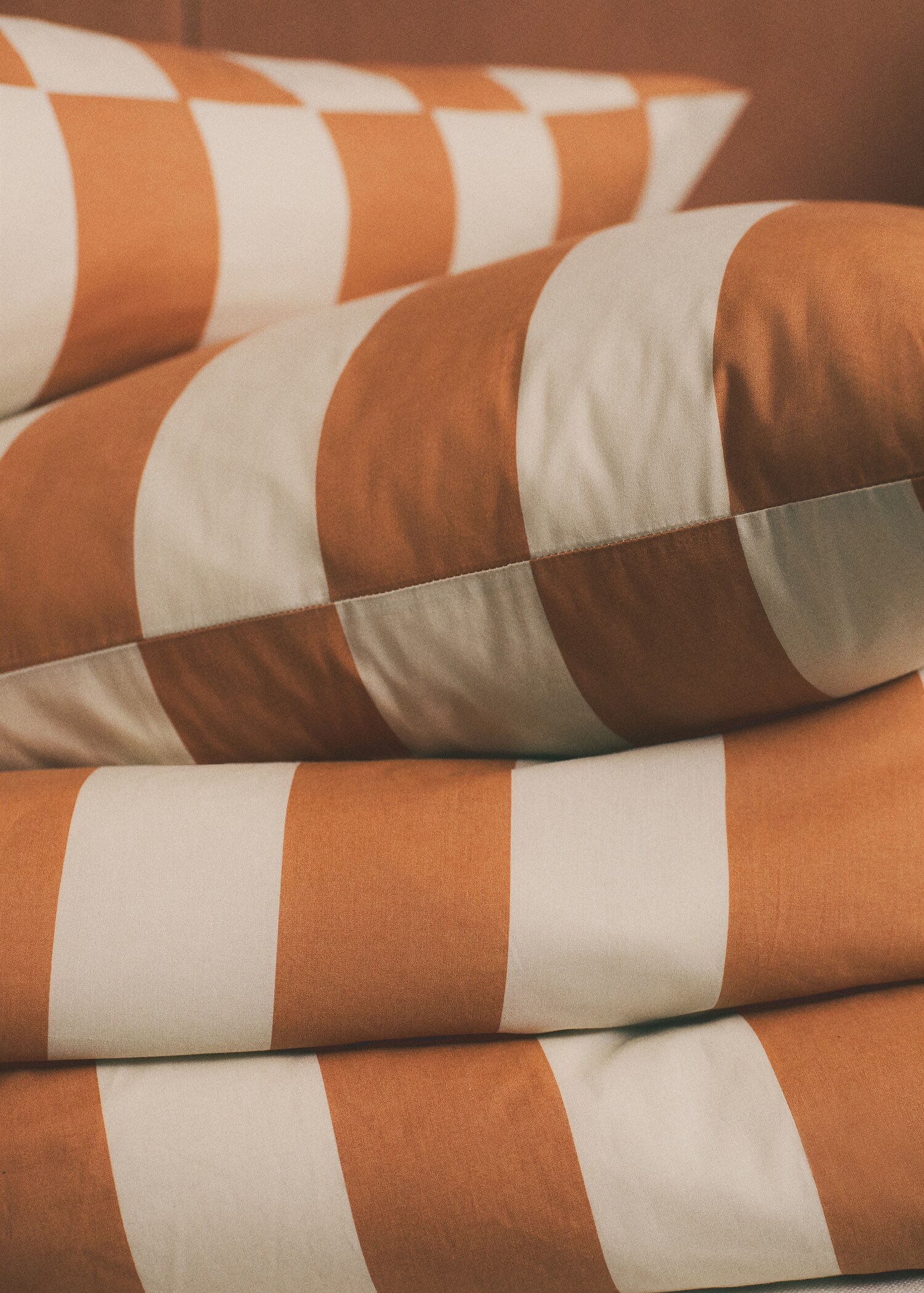 Contrast striped cotton pillowcase 50x75cm - Details of the article 6