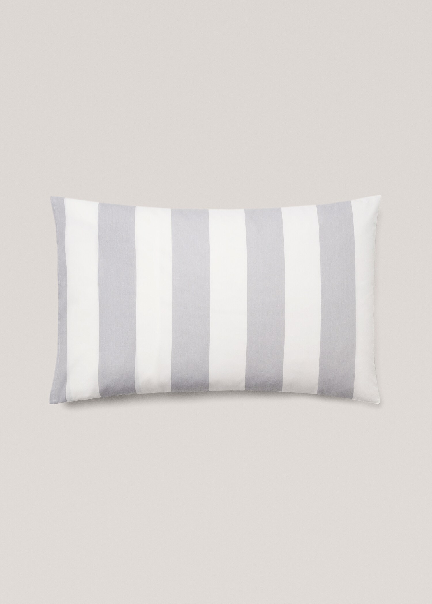 Contrast striped cotton pillowcase 50x75cm - Article without model