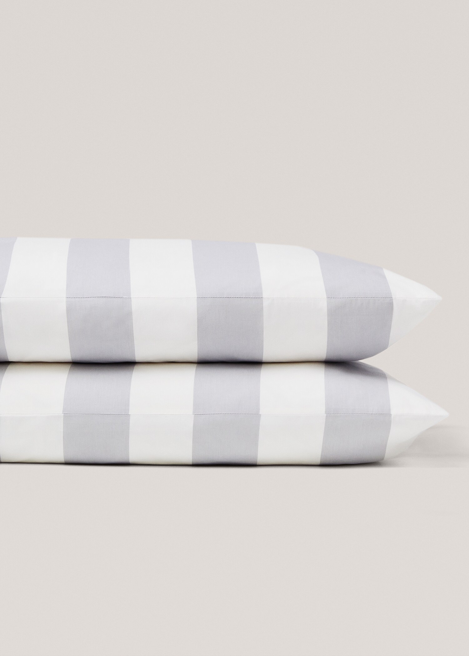 Contrast striped cotton pillowcase 50x75cm - Details of the article 1