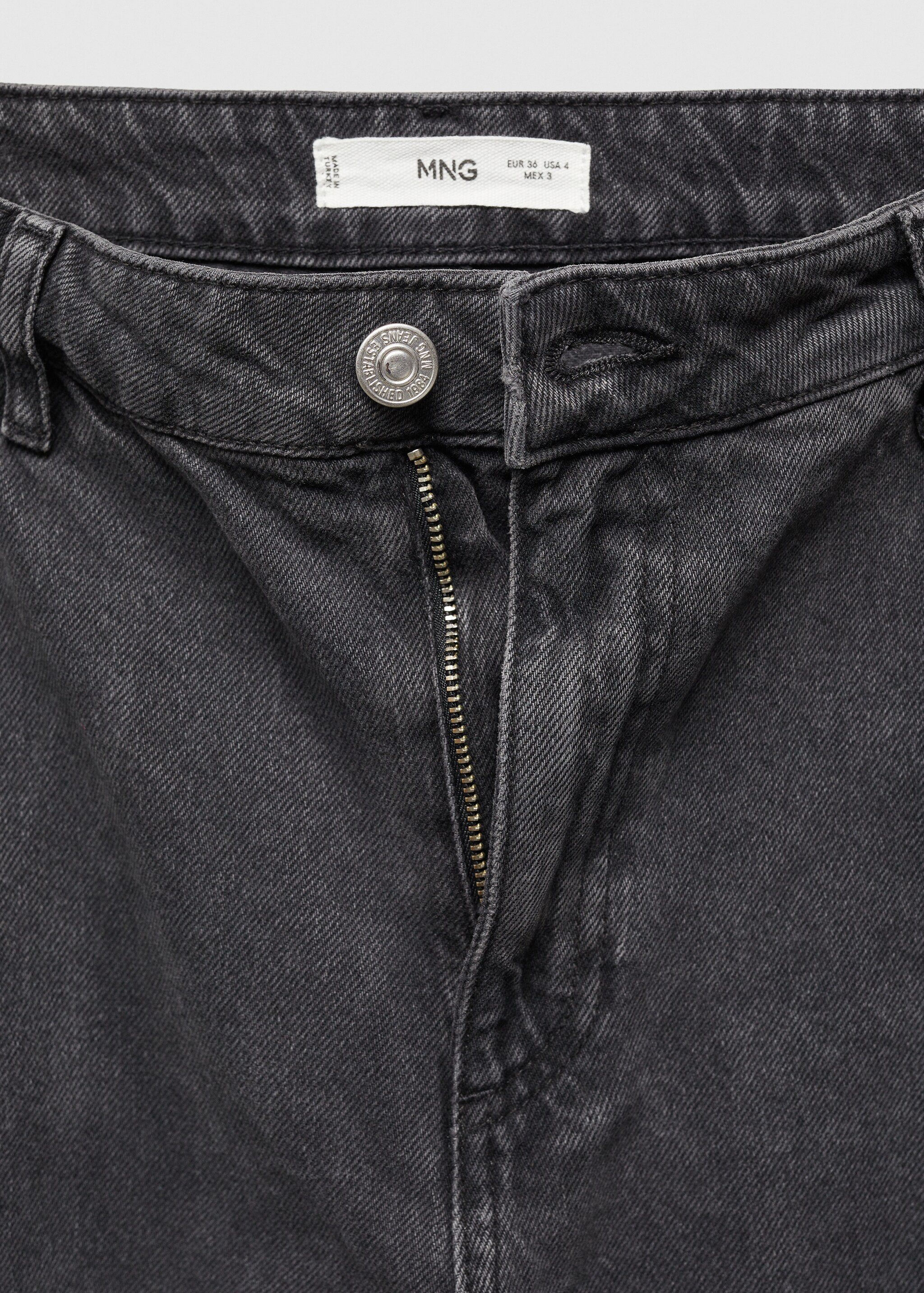 Mid-rise slouchy cargo jeans - Details of the article 8