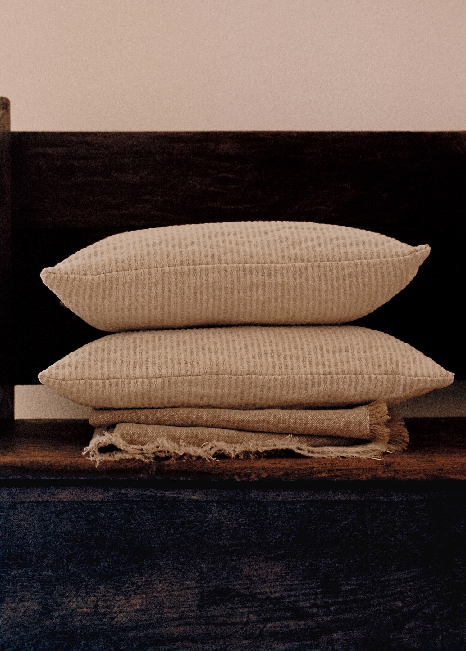 Textured striped cushion case 17.72x17.72 in - Details of the article 6