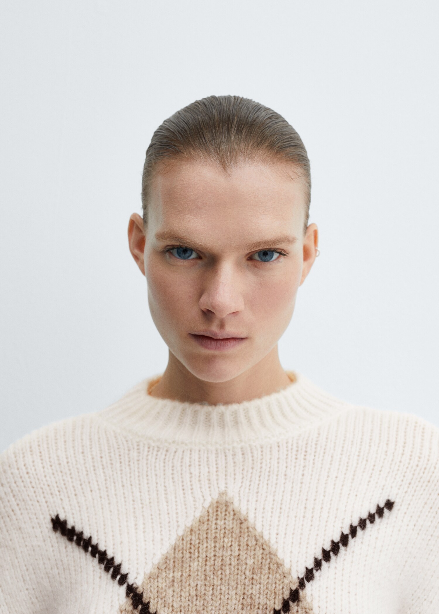 Cotton-linen round-neck knitted sweater - Details of the article 1