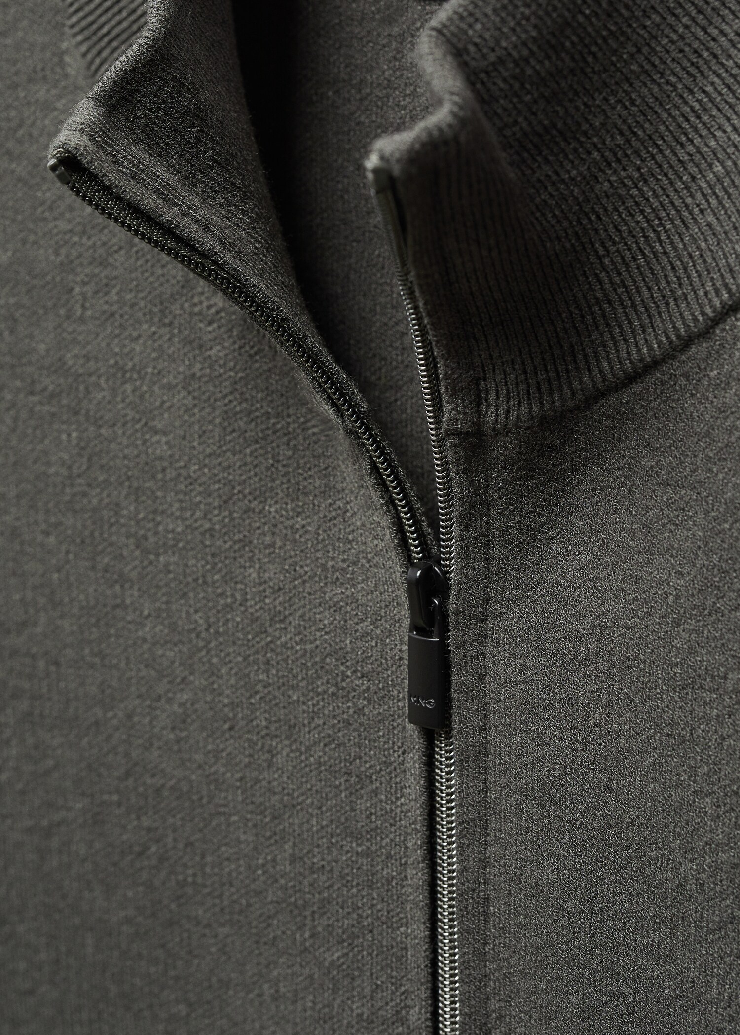 Pull-over col montant zip - Détail de l'article 8