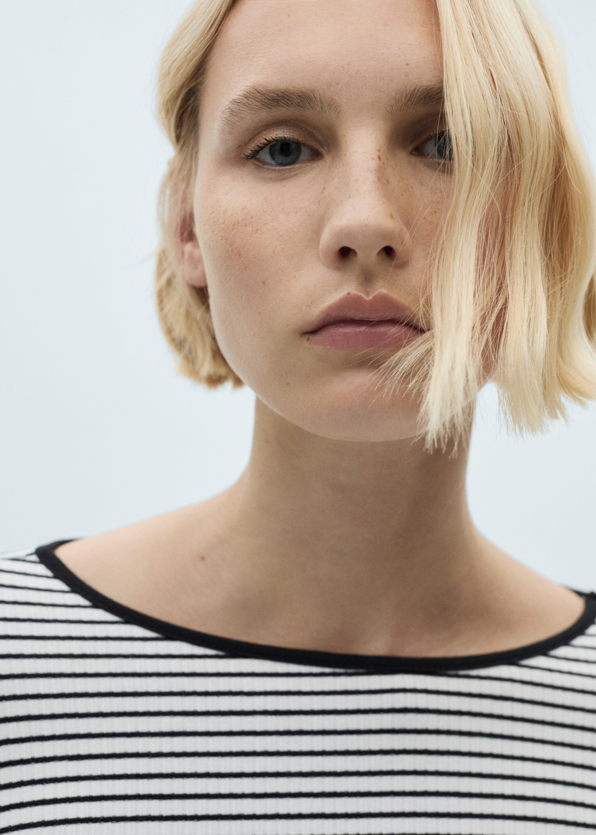 Striped rib T-shirt - Details of the article 1, Off White. Ref: 67024785-00.