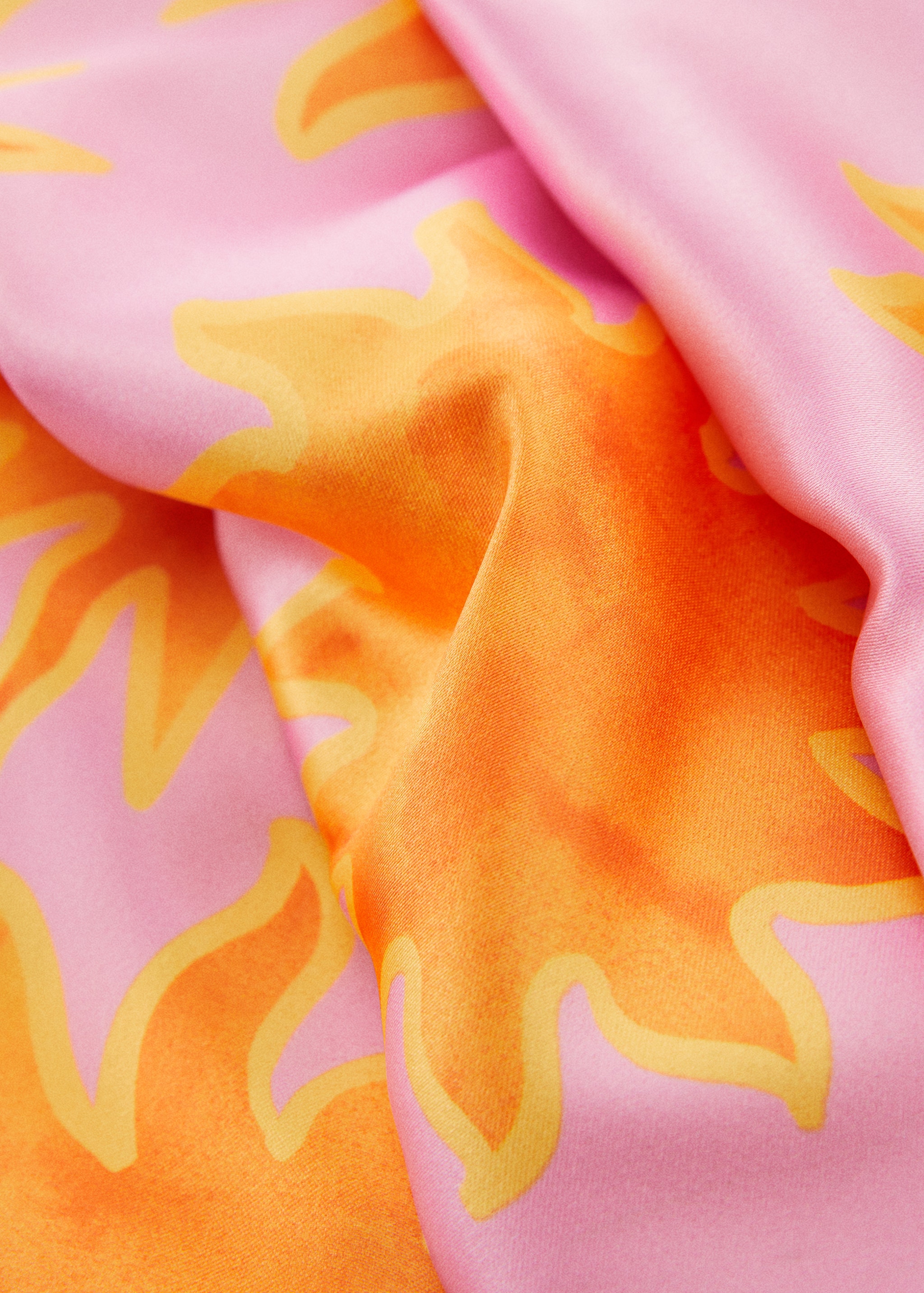 Bicolour printed scarf - Details of the article 1