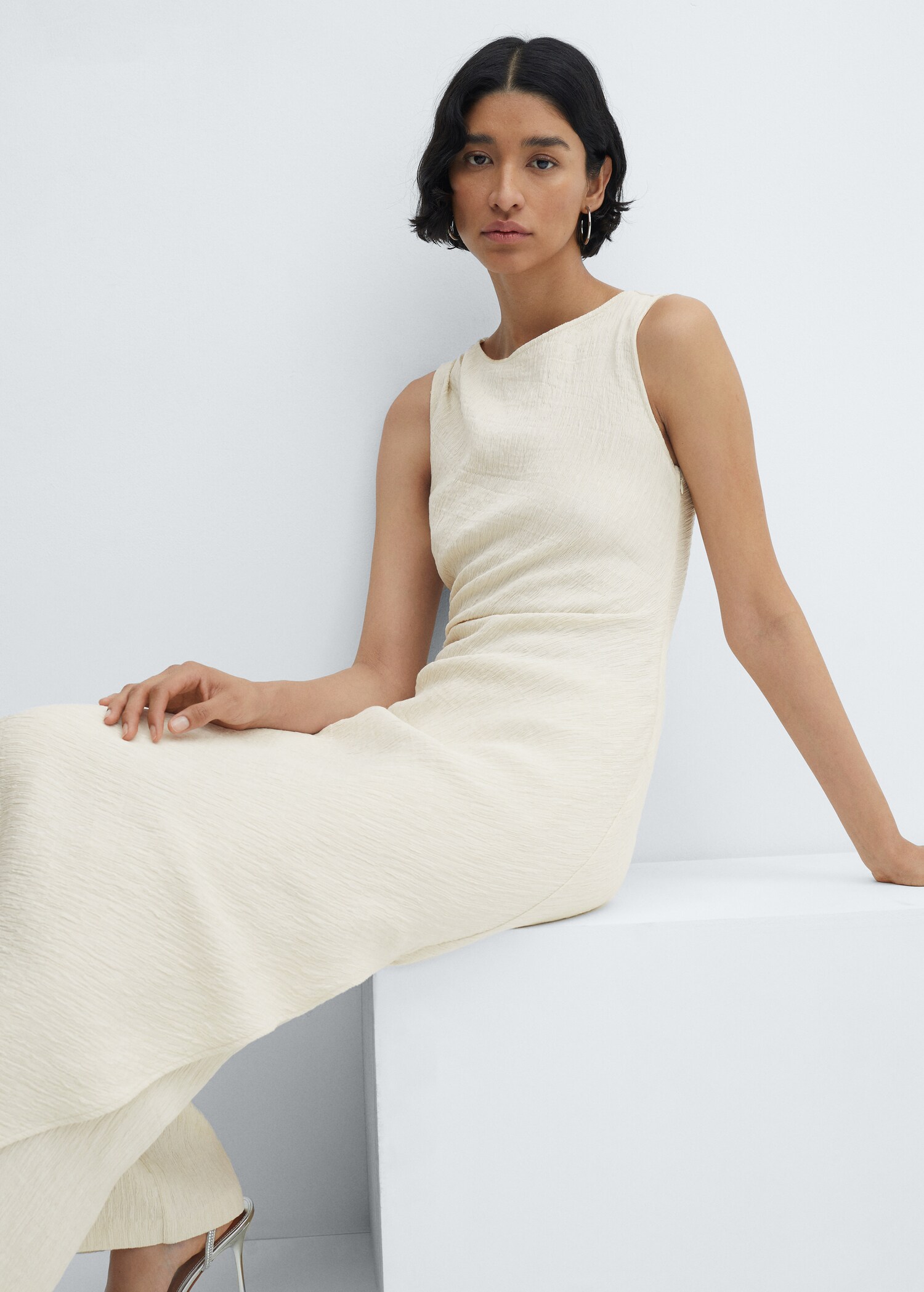 Vestido drapeado com abertura - Pormenor do artigo 2