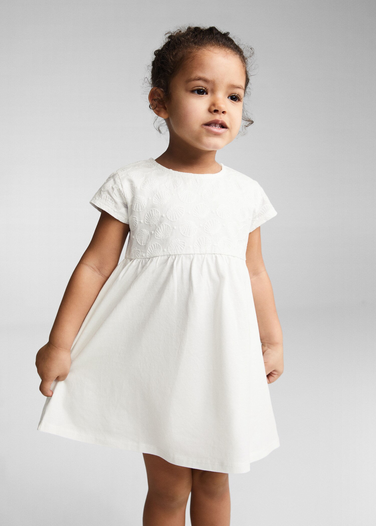 Robe imprimée brodée - Plan moyen