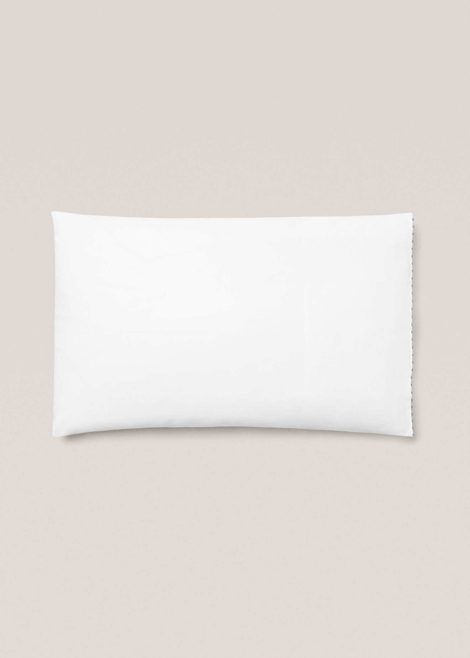 Poszewka na poduszkę z haftem 50 x 75 cm - Artykuł bez modela/modelki