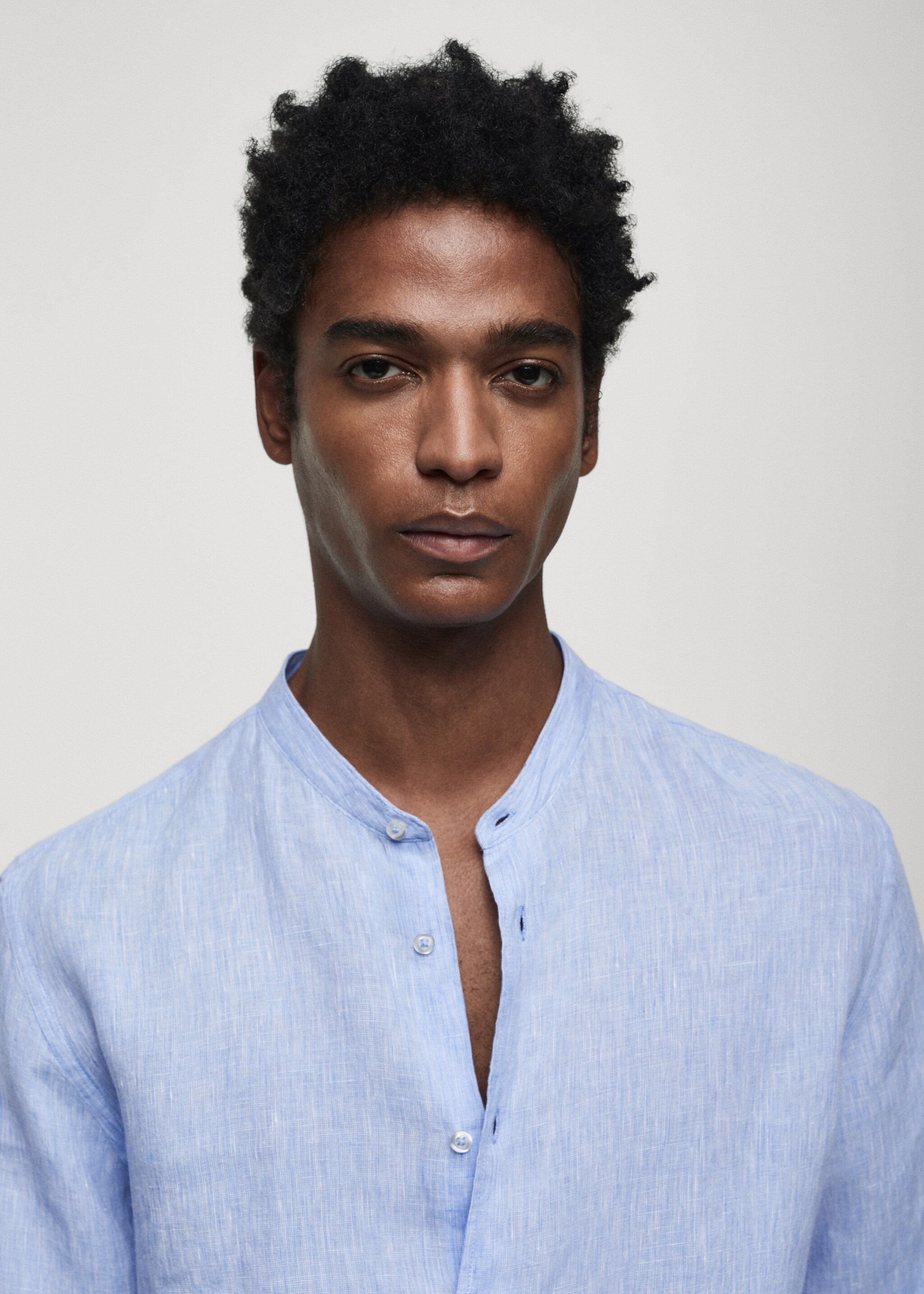 100% linen Mao collar shirt - Details of the article 1, Sky Blue. Ref: 67026730-00.