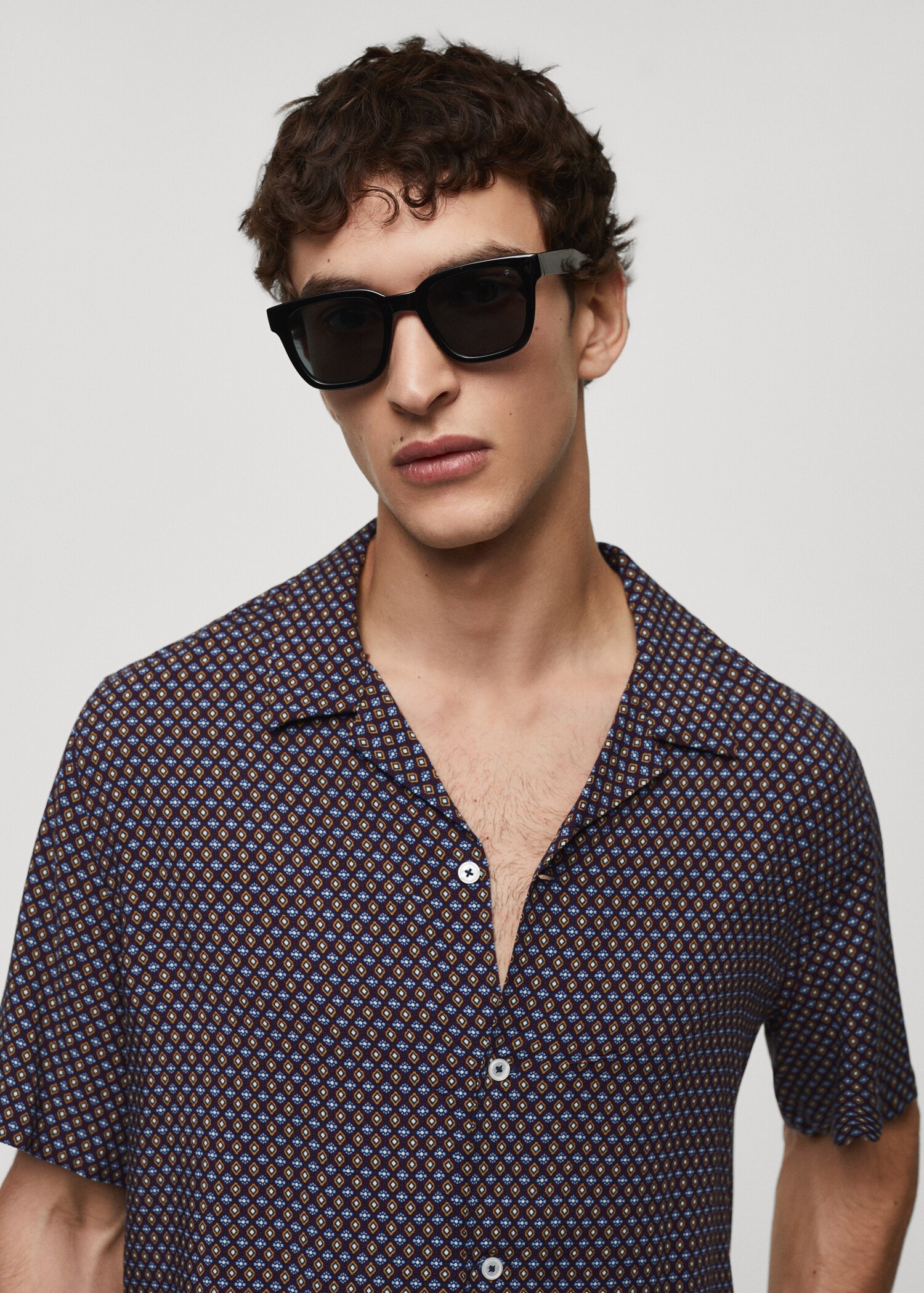 Camisa manga corta regular fit estampado  - Detalle del artículo 1