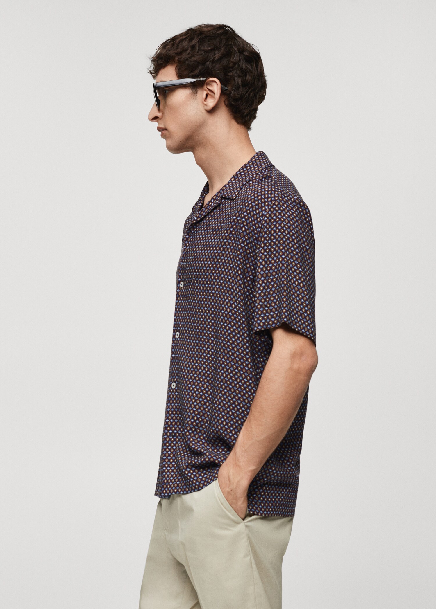 Camisa manga corta regular fit estampado  - Detalle del artículo 2