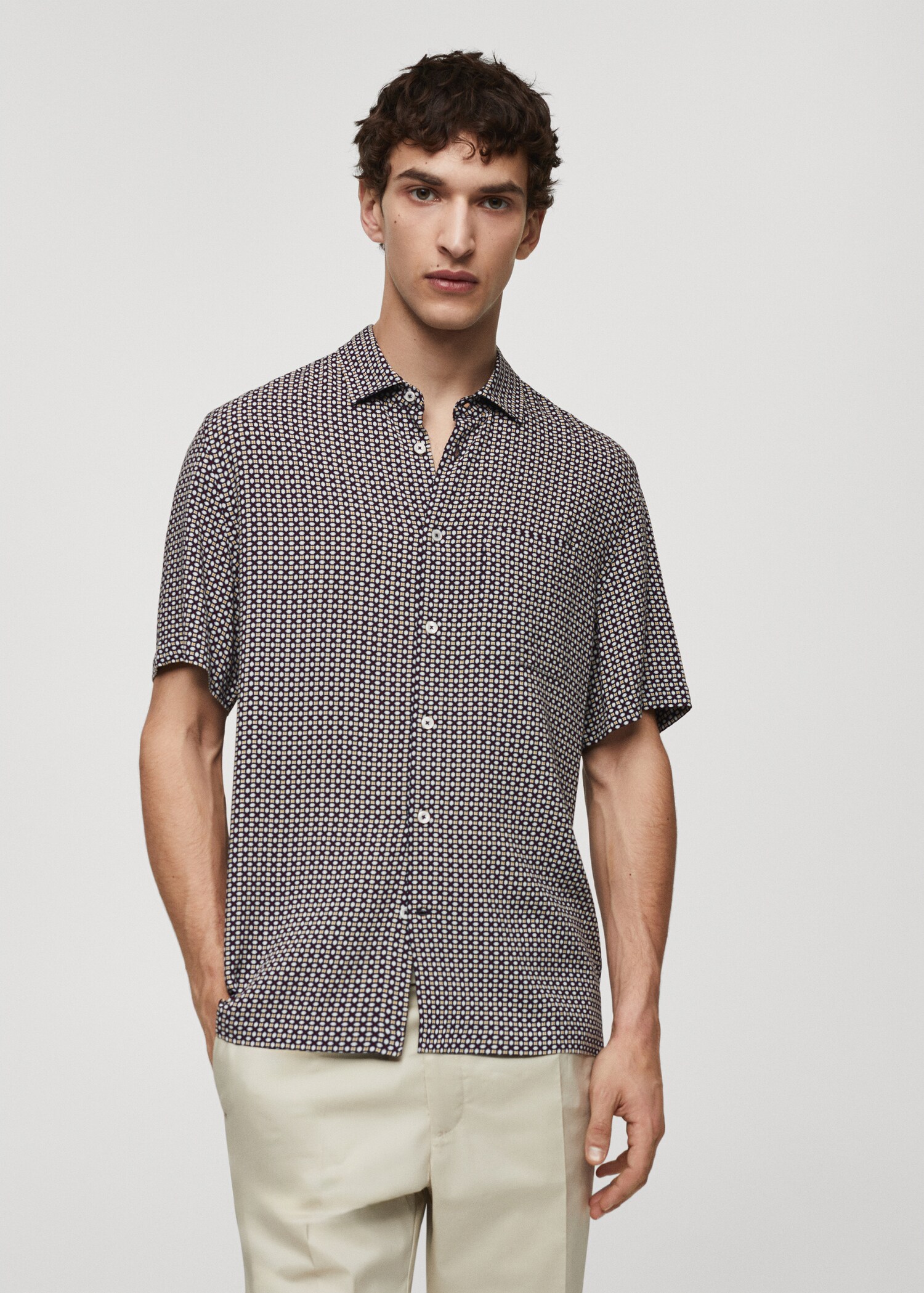 Camisa manga corta regular fit estampado - Plano medio