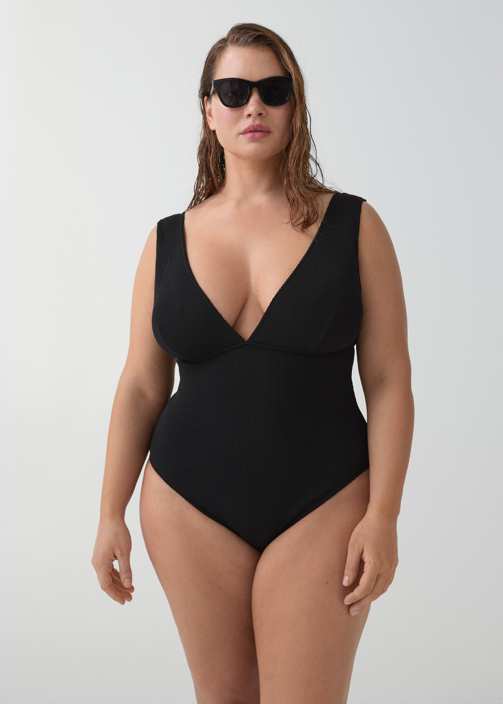 V-neck swimsuit - Details of the article 5