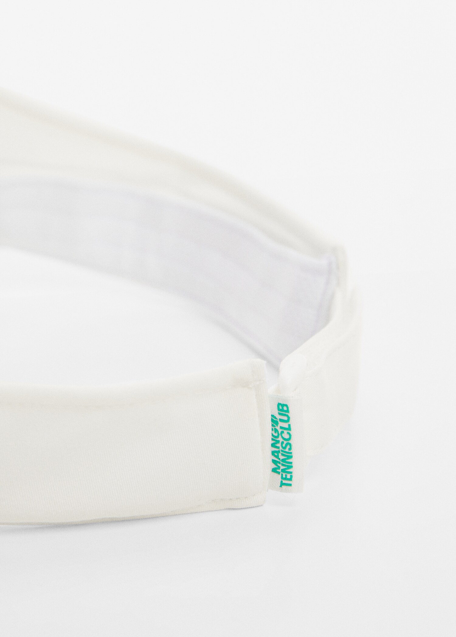 Cap with visor and logo  - Details of the article 1