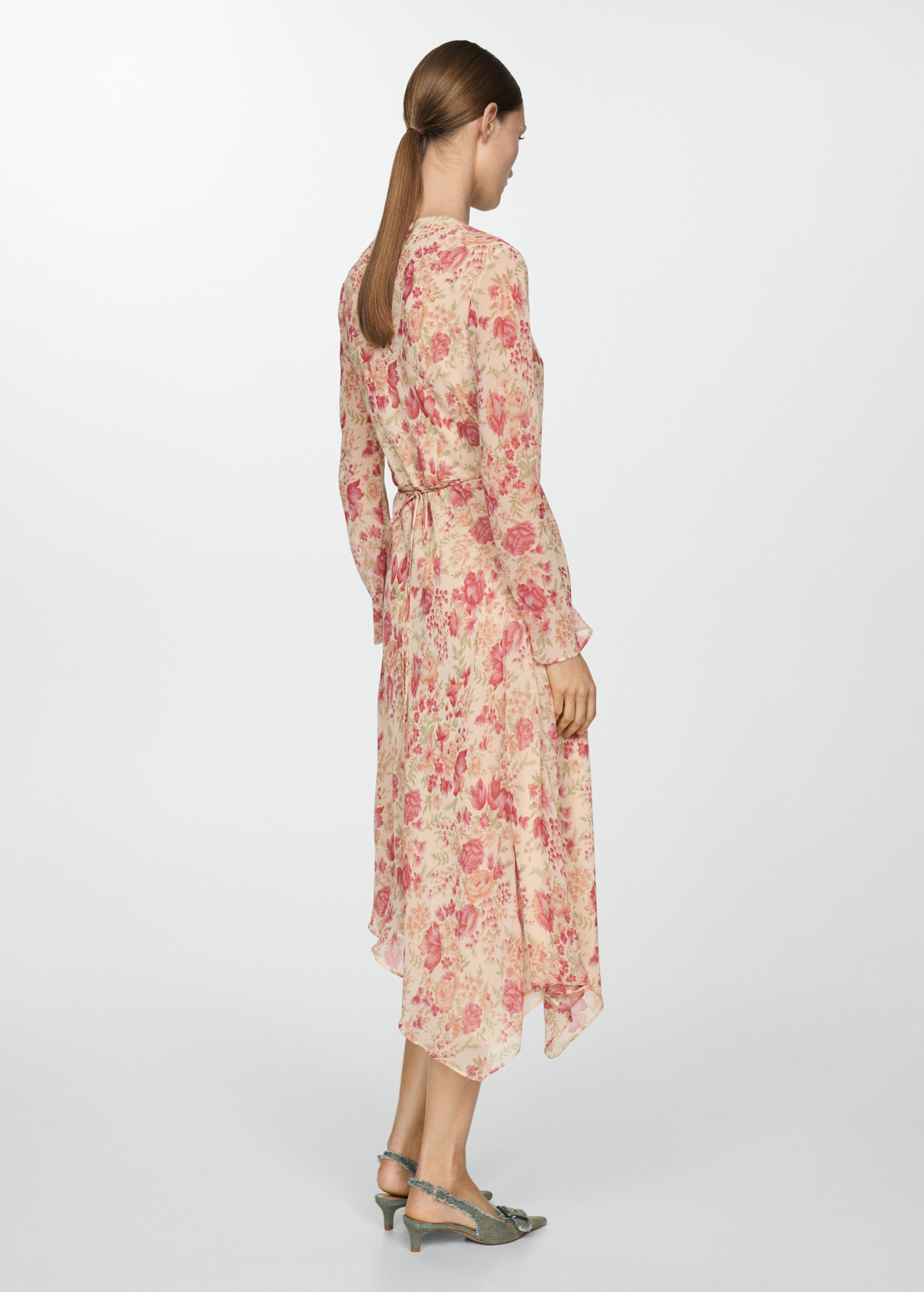 Floral dress with asymmetrical hem - Reverse of the article