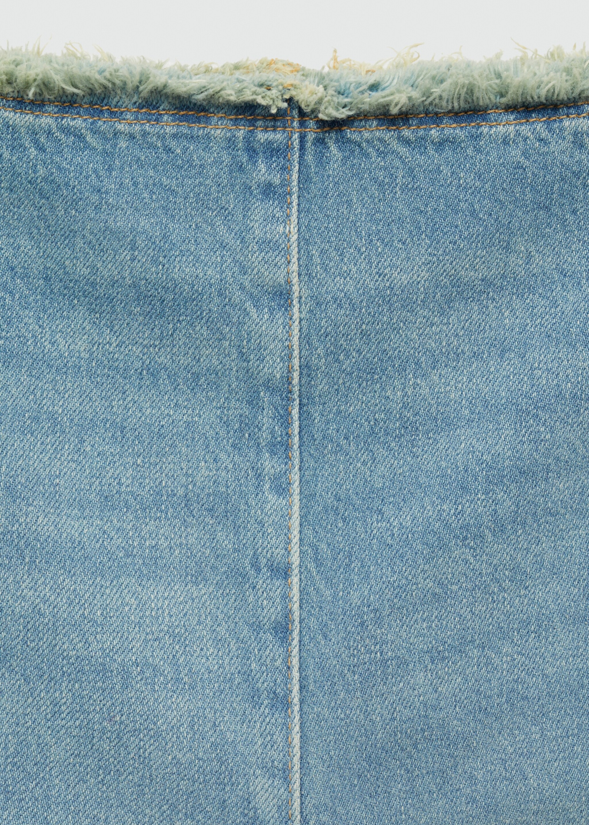Denim skirt with frayed ends - Details of the article 8, Blue. Ref: 67029606-00.