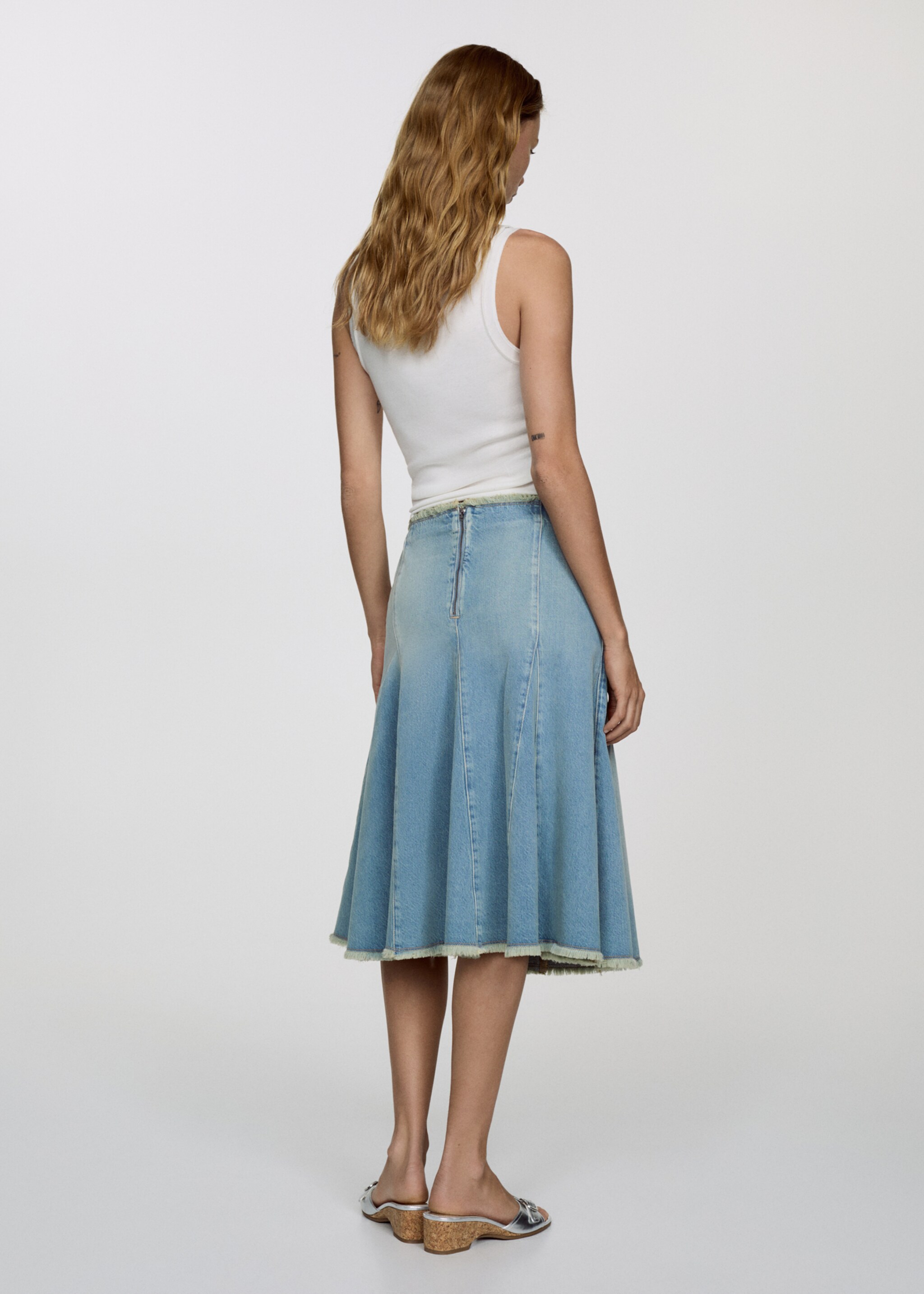 Denim skirt with frayed ends - Reverse of the article, Blue. Ref: 67029606-00.