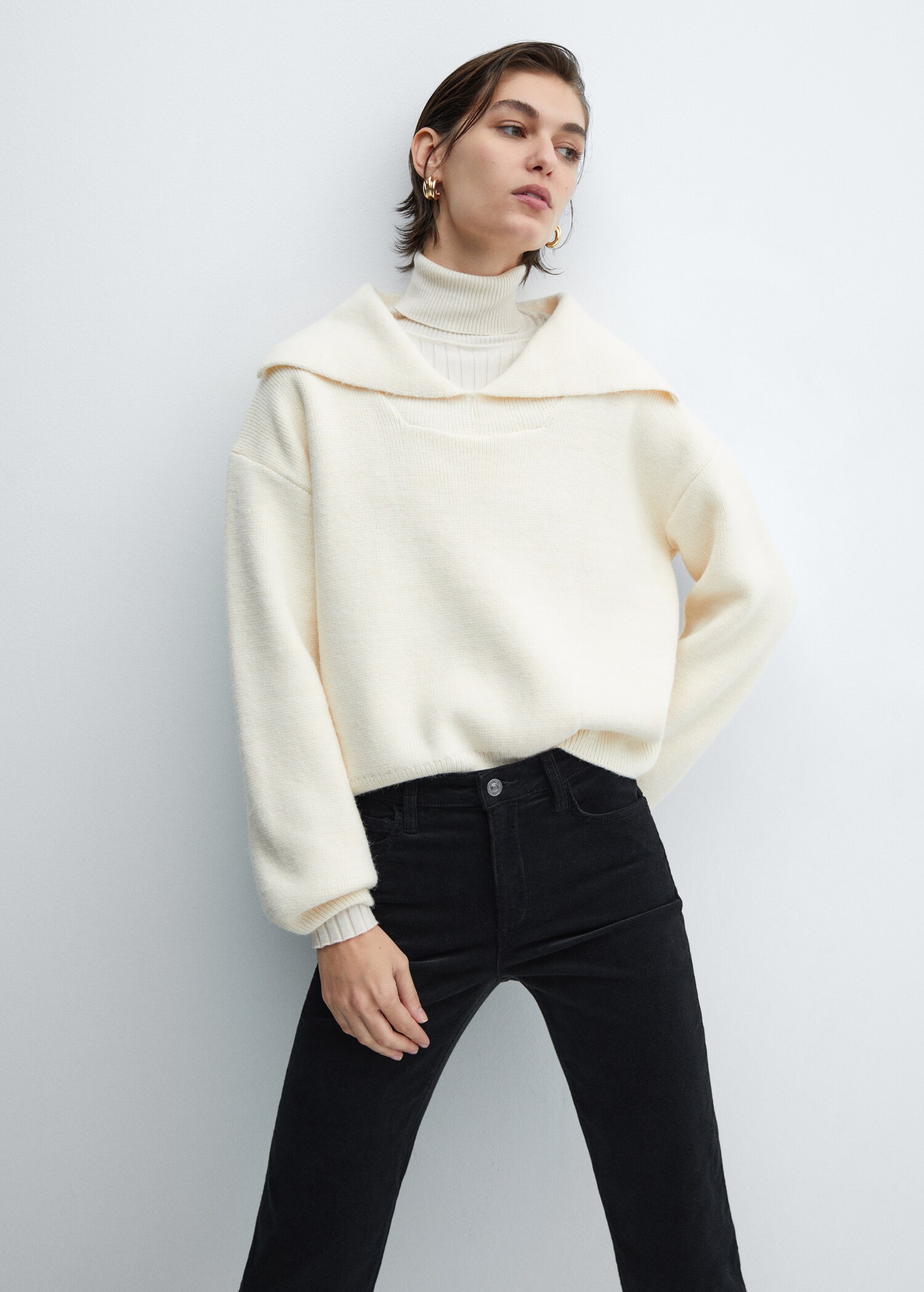 Flared cropped corduroy trousers - Details of the article 1