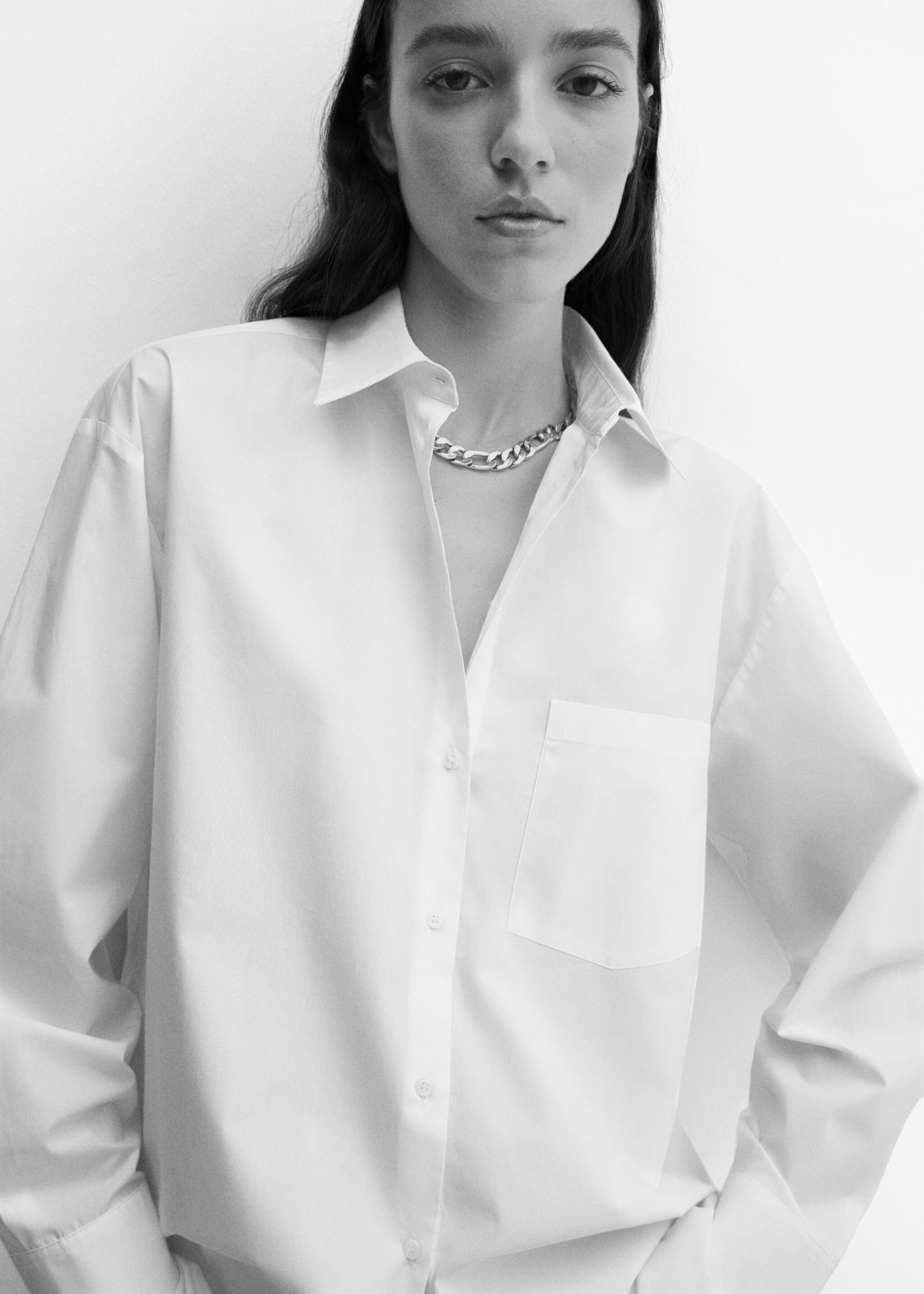Pocket oversize shirt - Details of the article 2, White. Ref: 67030437-00.