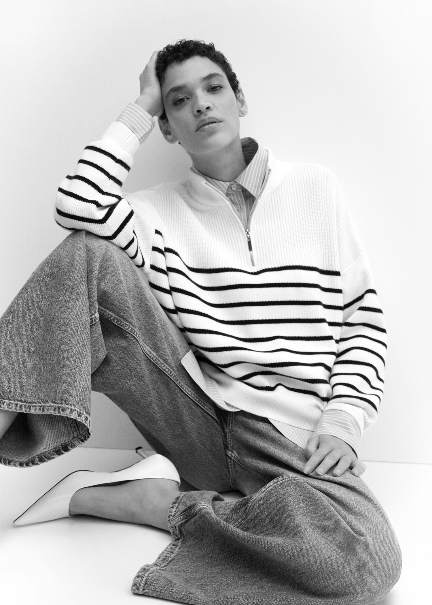 Striped sweater with zip - Details of the article 2