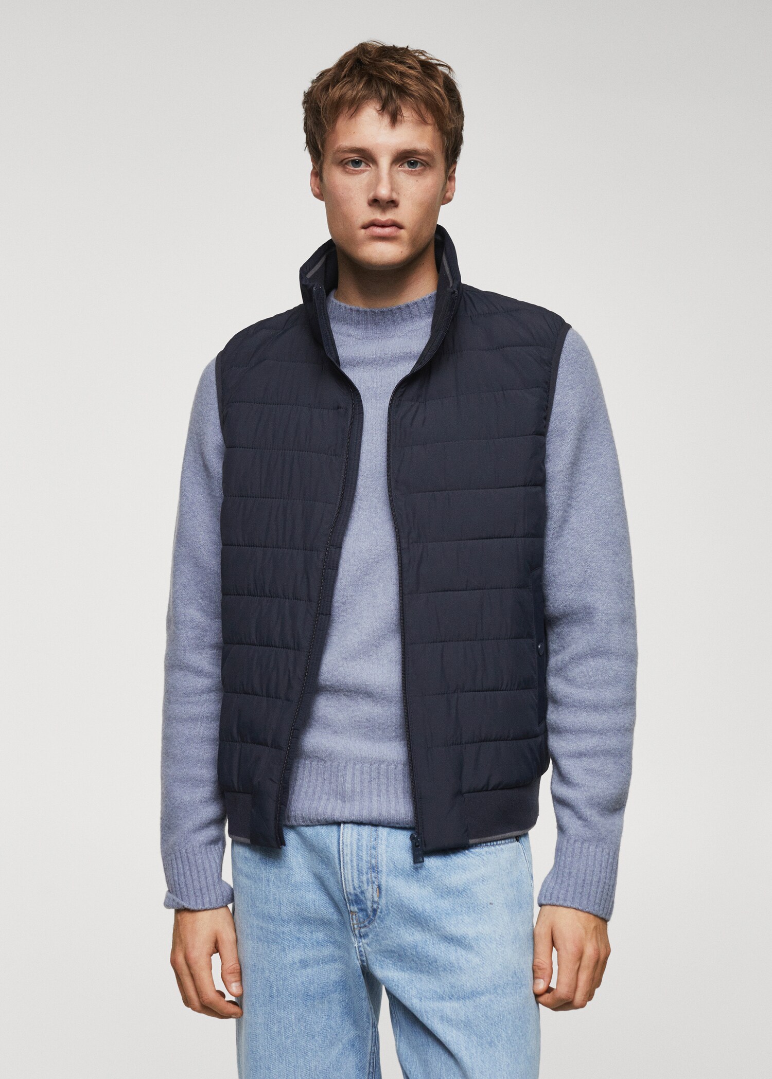 Ultra-light padded water-repellent vest - Medium plane