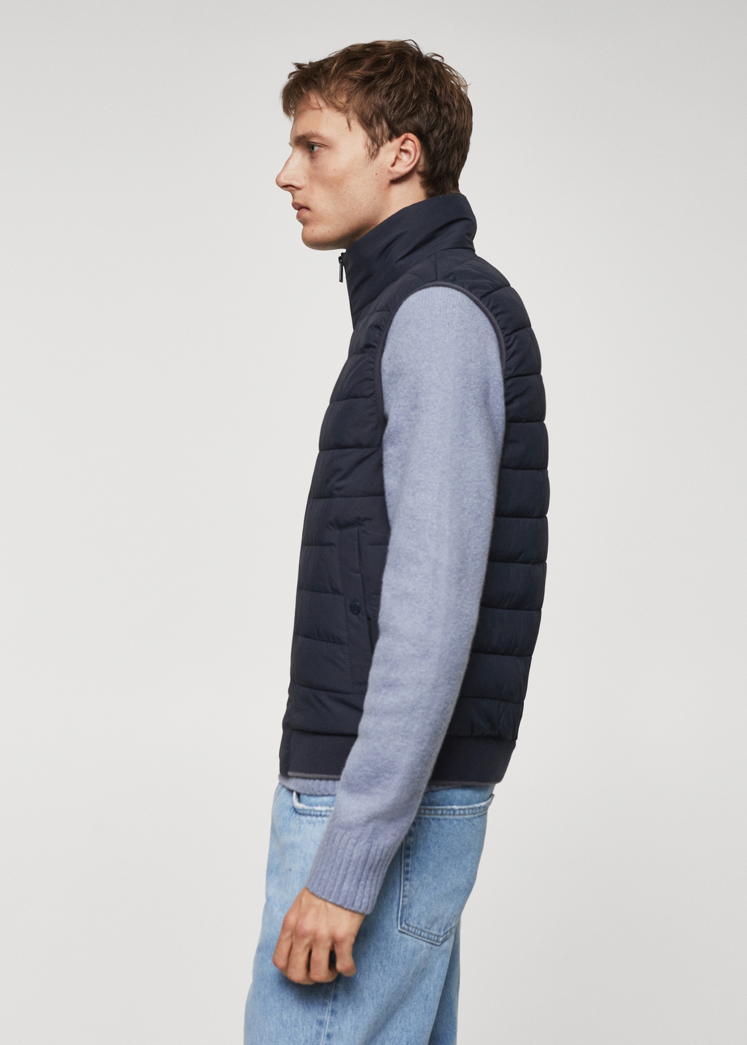 Ultra-light padded water-repellent vest - Details of the article 2