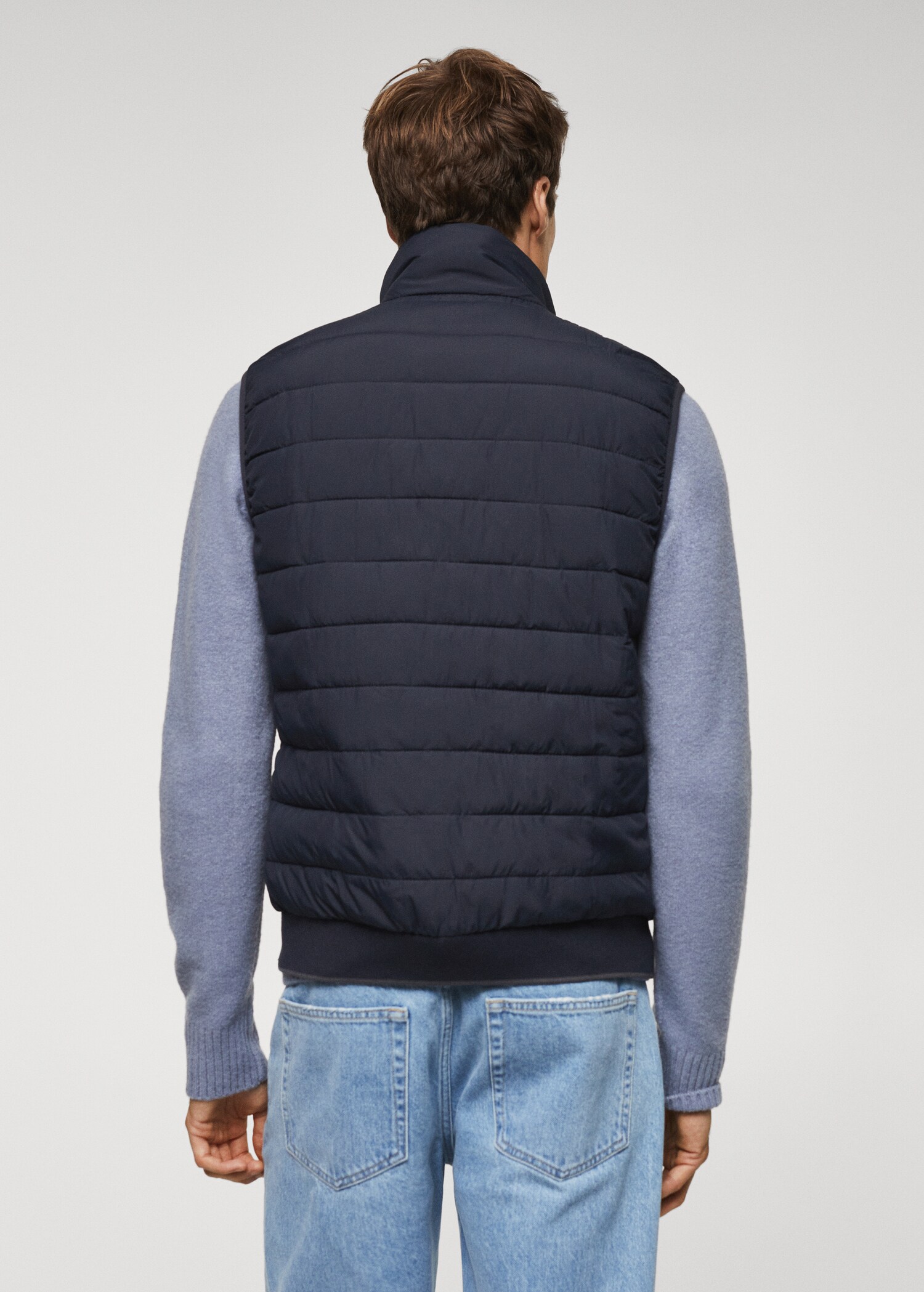 Ultra-light padded water-repellent vest - Reverse of the article