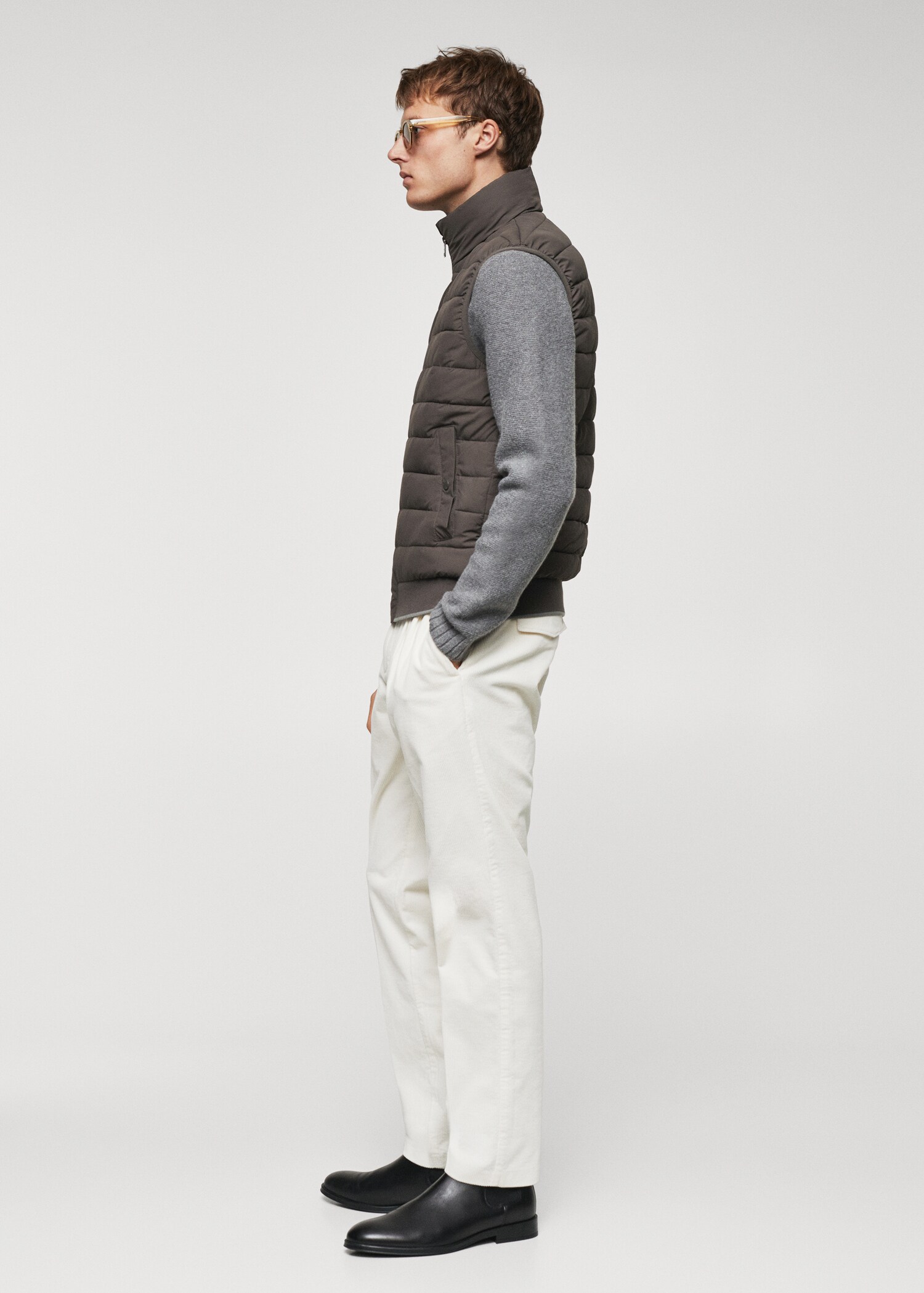 Ultra-light padded water-repellent vest - Details of the article 2