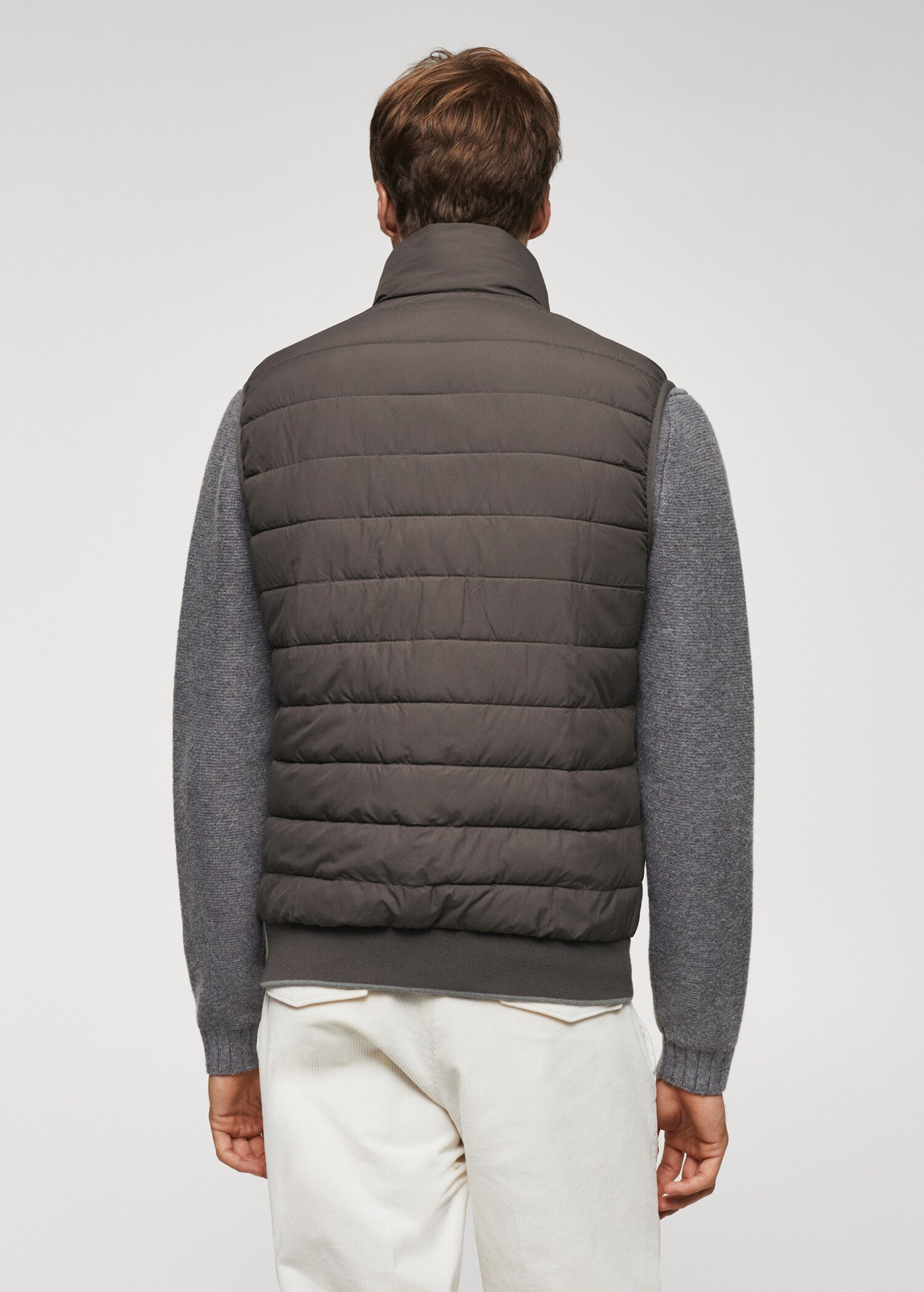 Ultra-light padded water-repellent vest - Reverse of the article