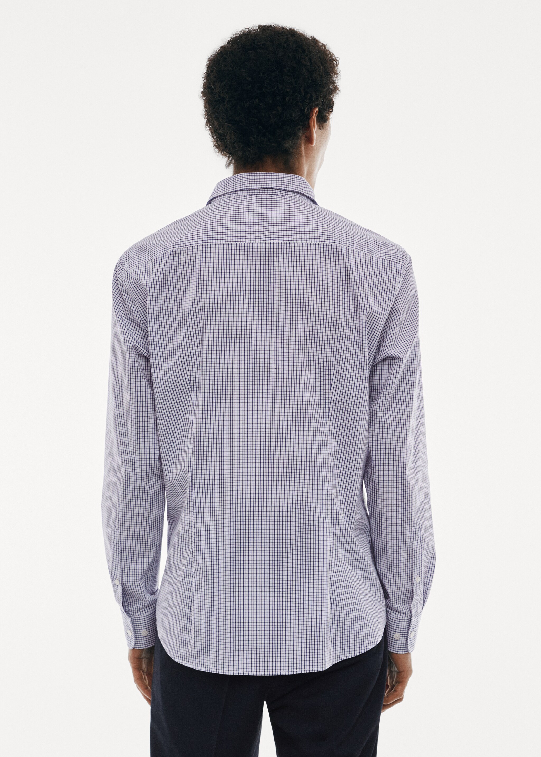 Camisa de microquadrados de tecido com elasticidade - Verso do artigo