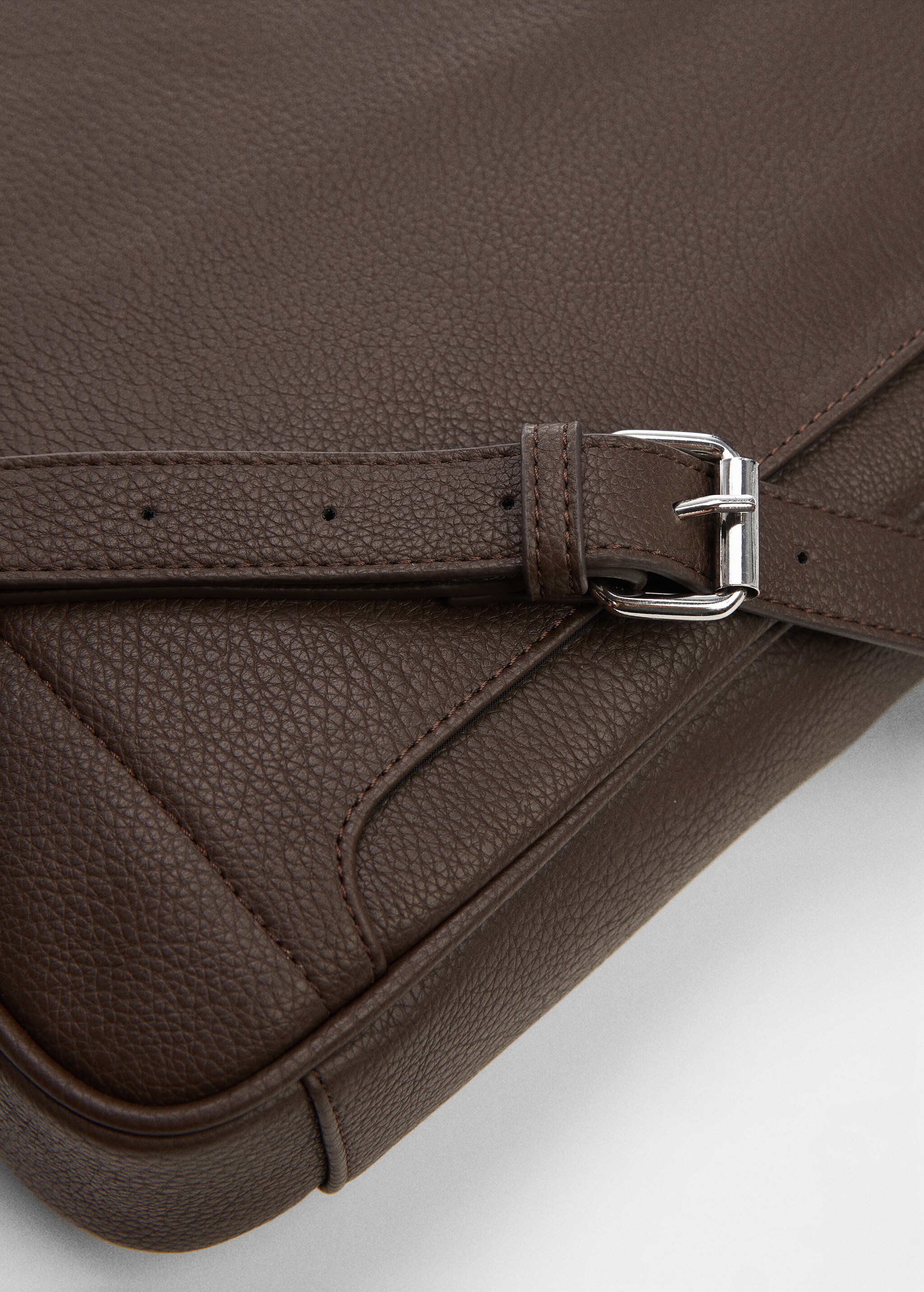 Leather-effect briefcase - Details of the article 1