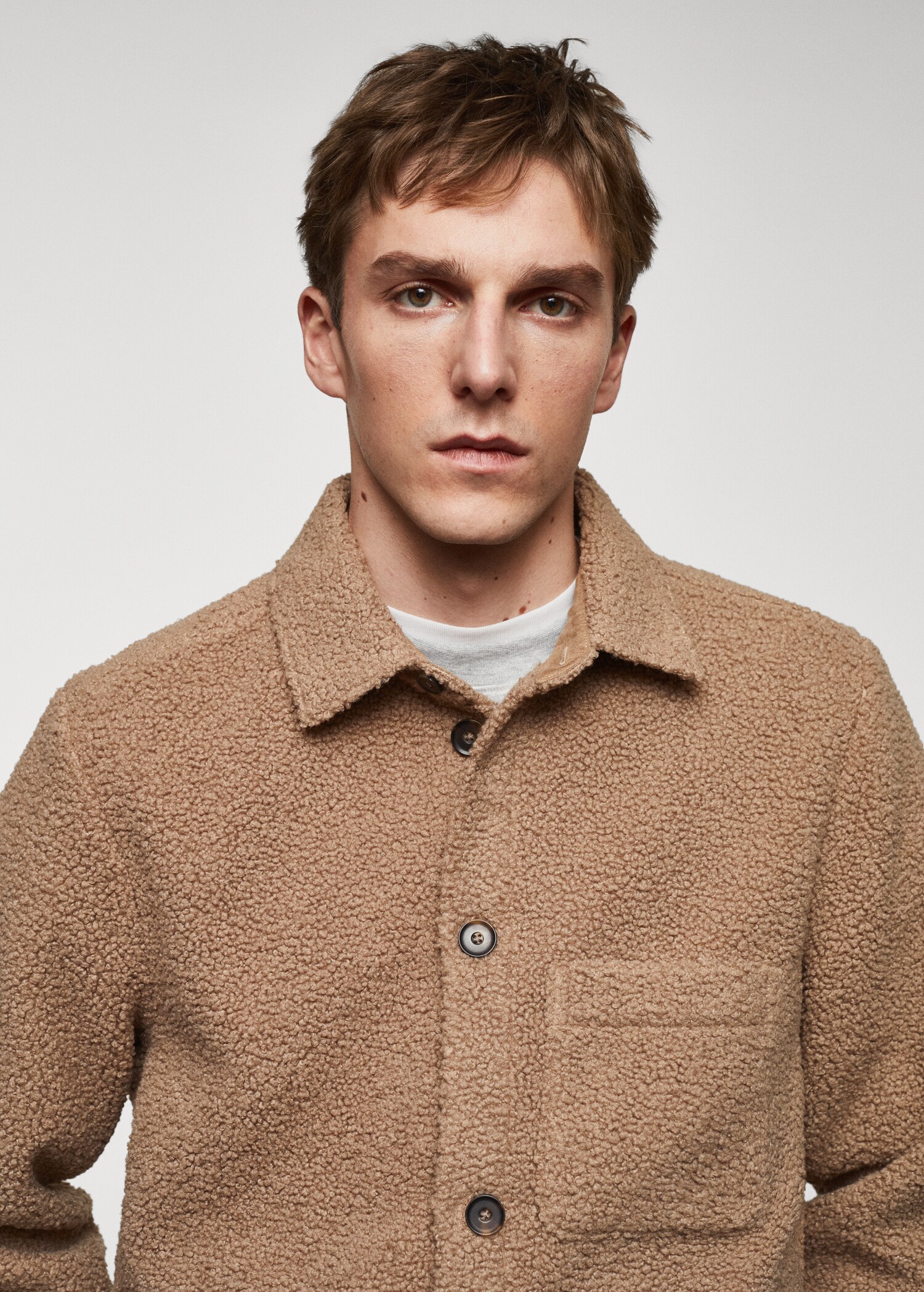 Overshirt aus Kunstshearling mit Tasche - Herren | MANGO Deutschland
