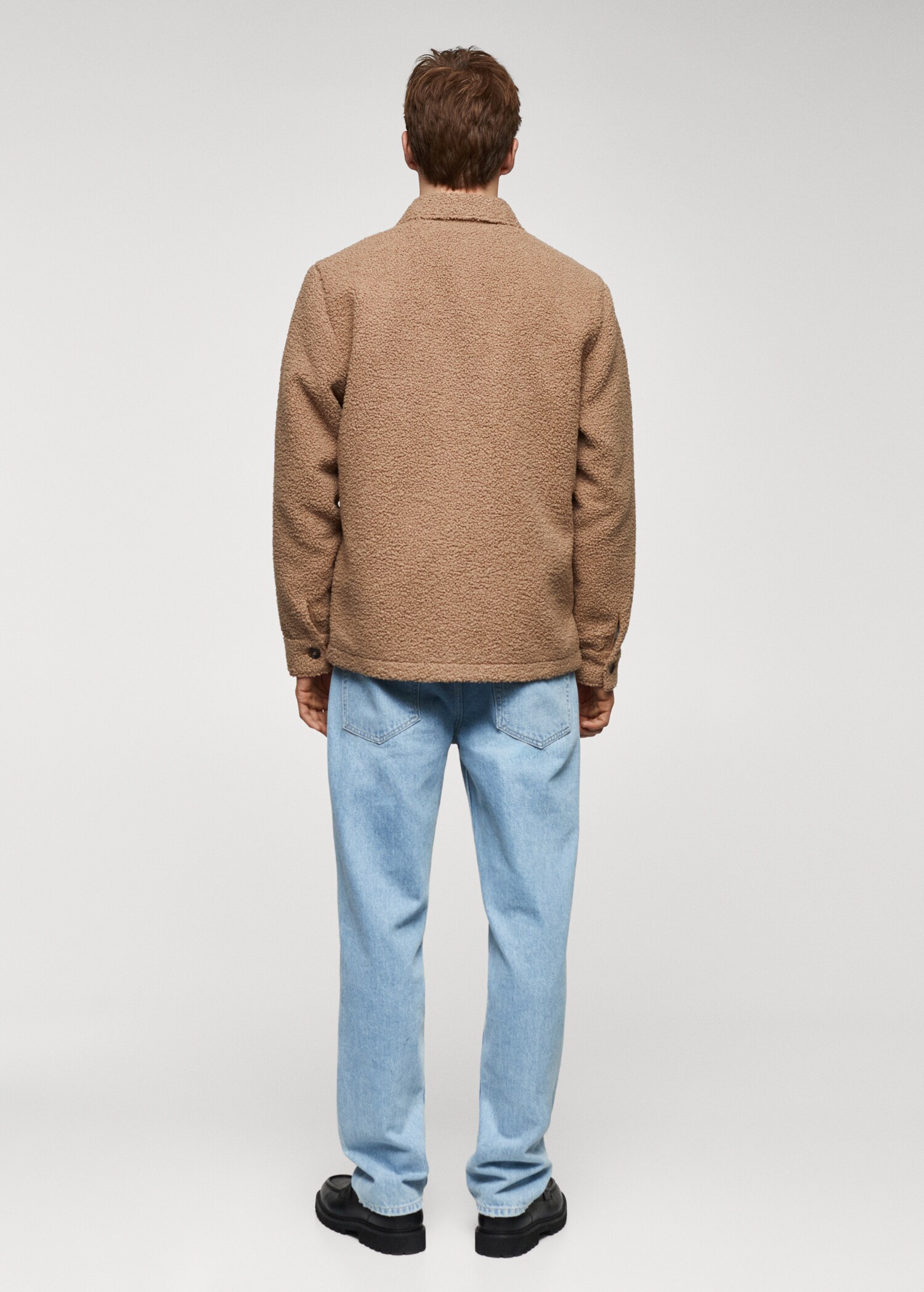 Overshirt aus Kunstshearling mit Tasche - Herren | MANGO Deutschland