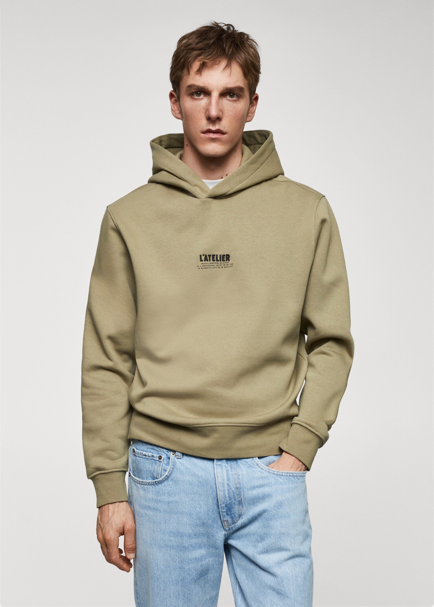 Sweatshirt huva brodyr - Bild av mittparti