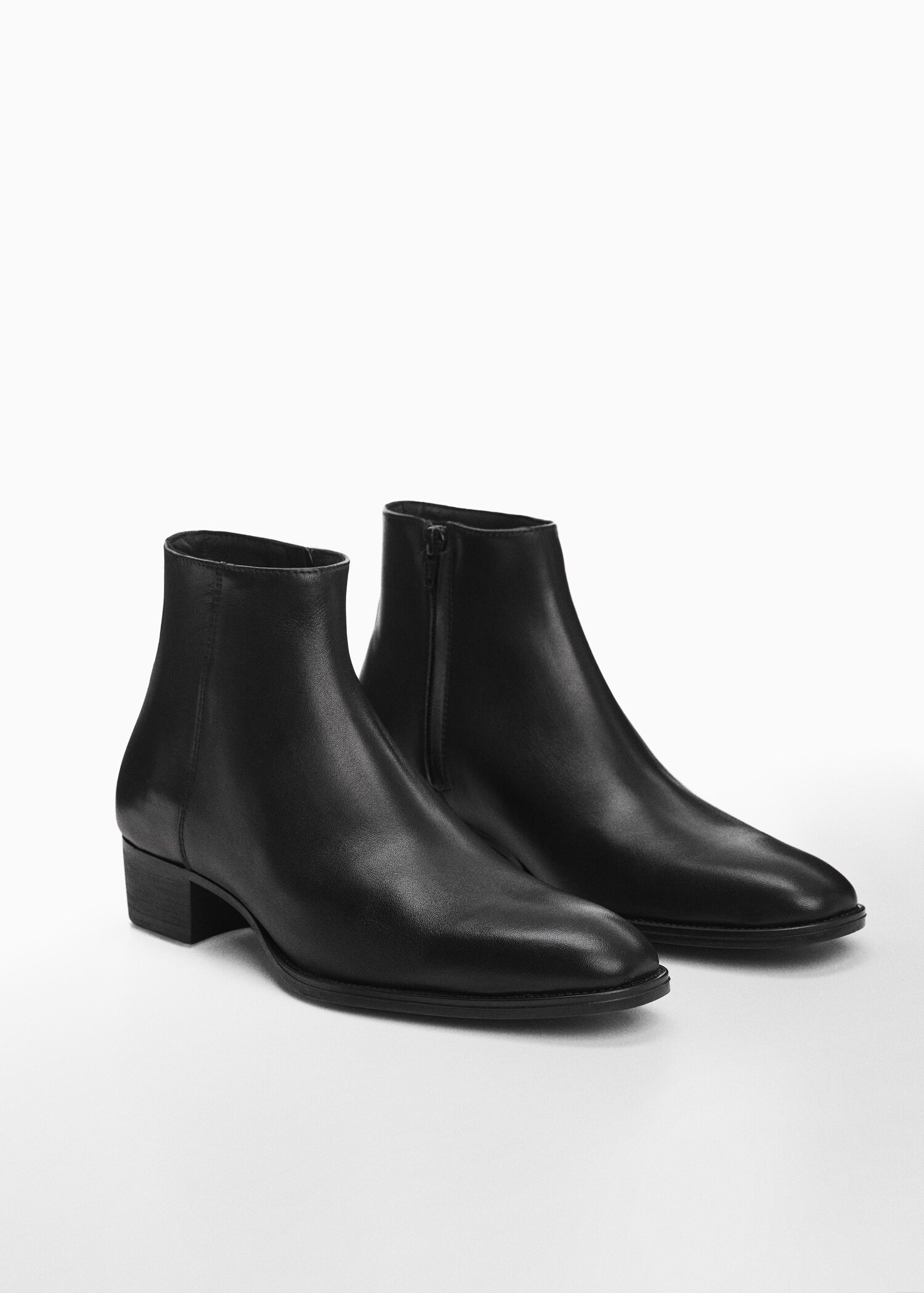 Bottines cuir à talon - Plan moyen