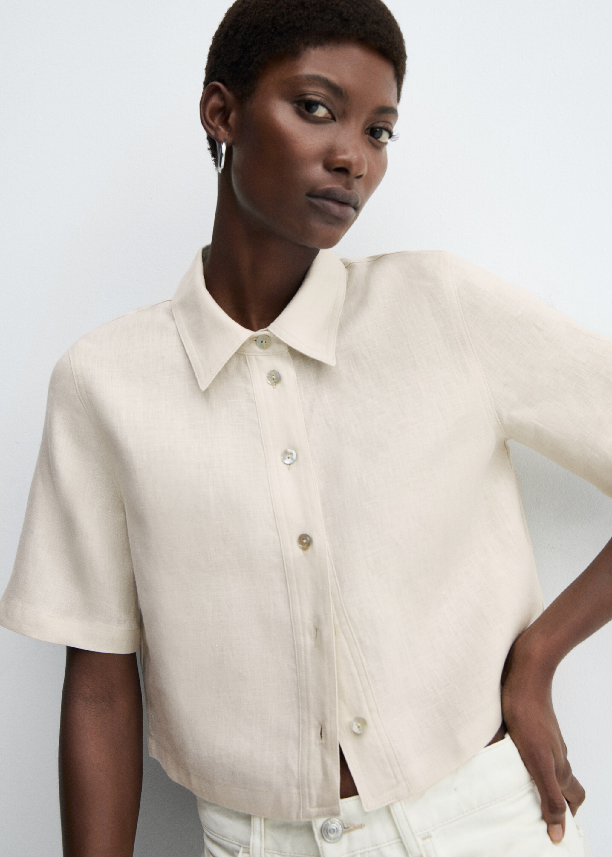 Linen-blend short-sleeve shirt - Details of the article 1, Beige. Ref: 67032534-00.