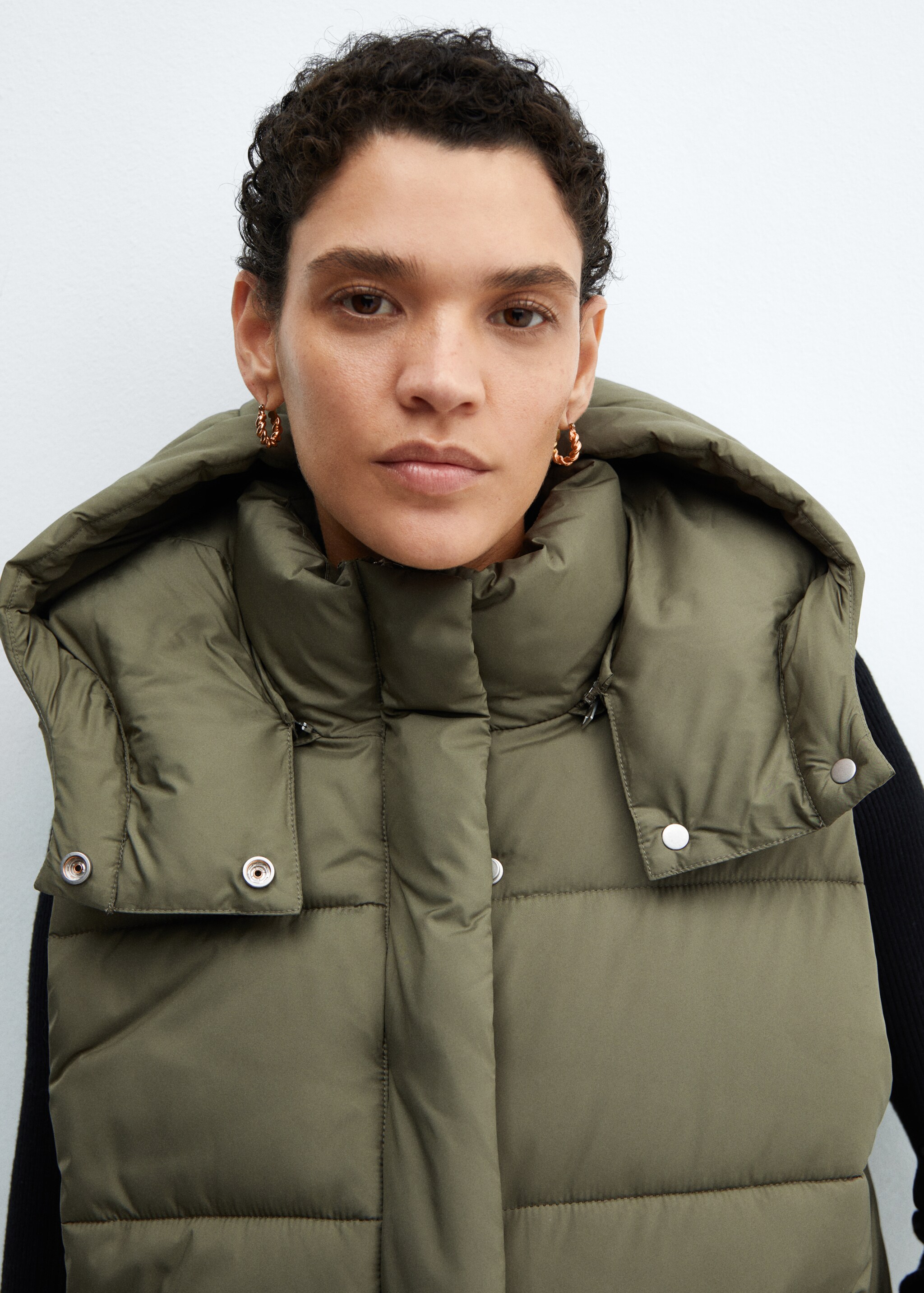 Quilted gilet with hood - Details of the article 1