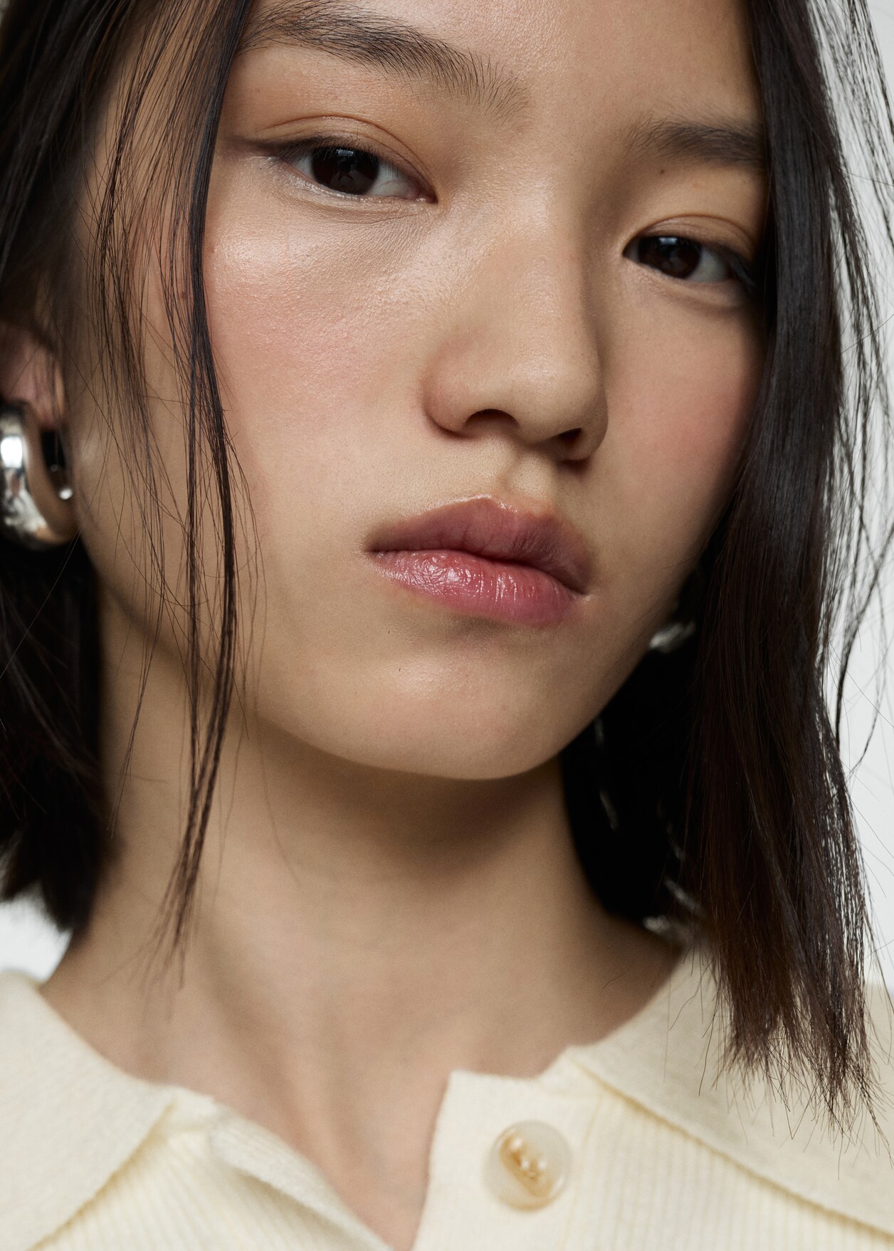 Buttoned collar knit sweater