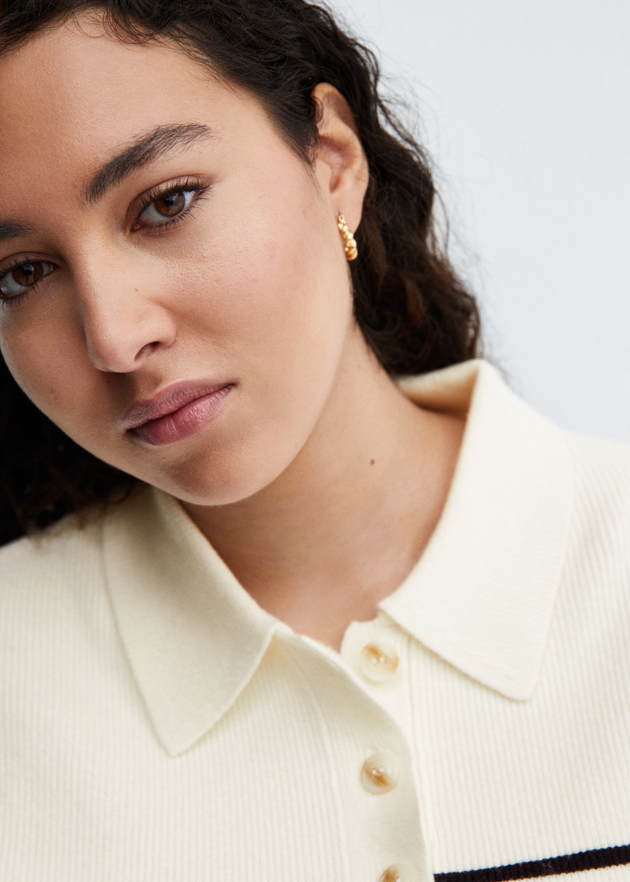 Buttoned collar knit sweater - Details of the article 4